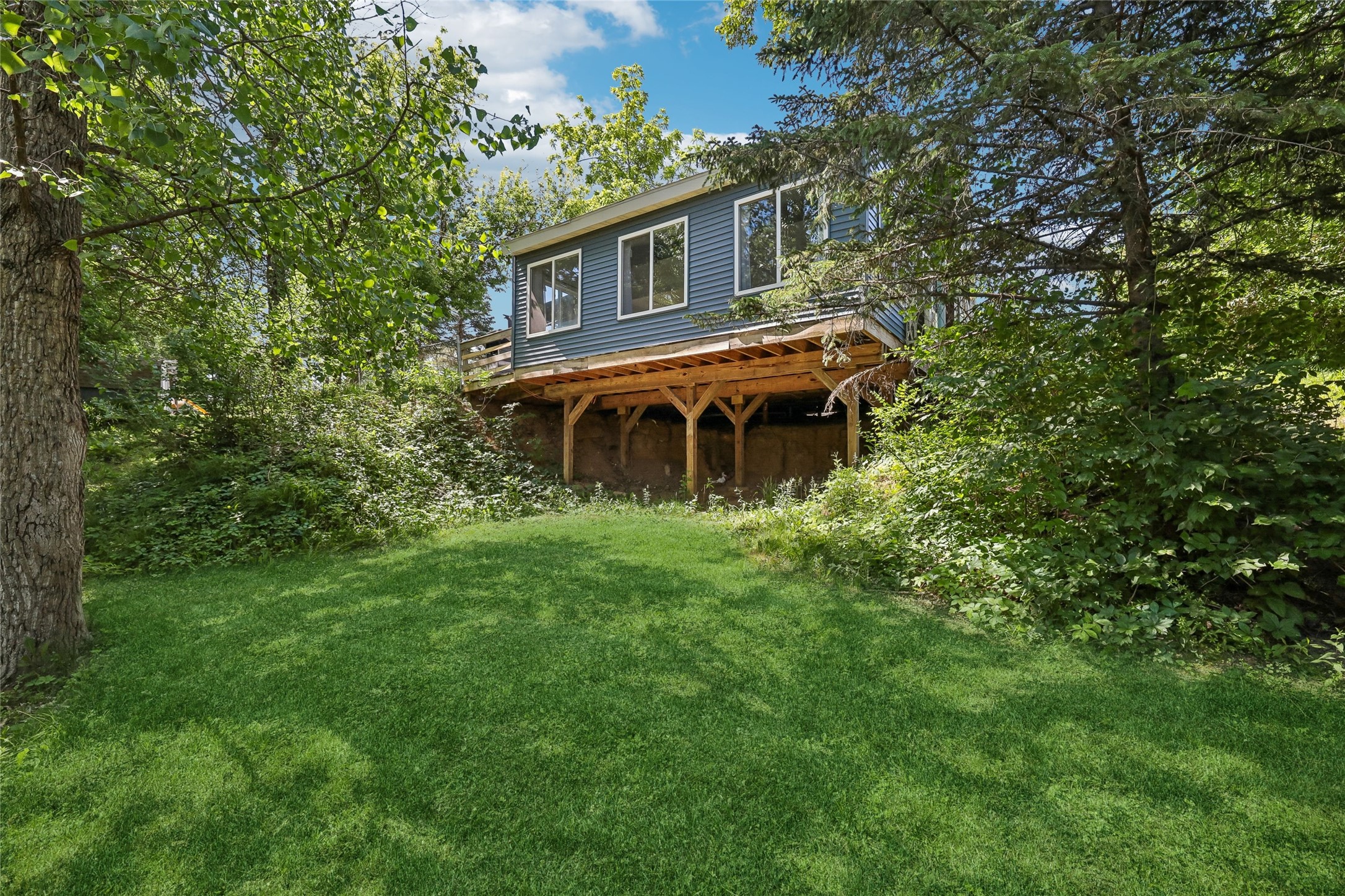 6033 N Lakeshore Drive Property Photo 9