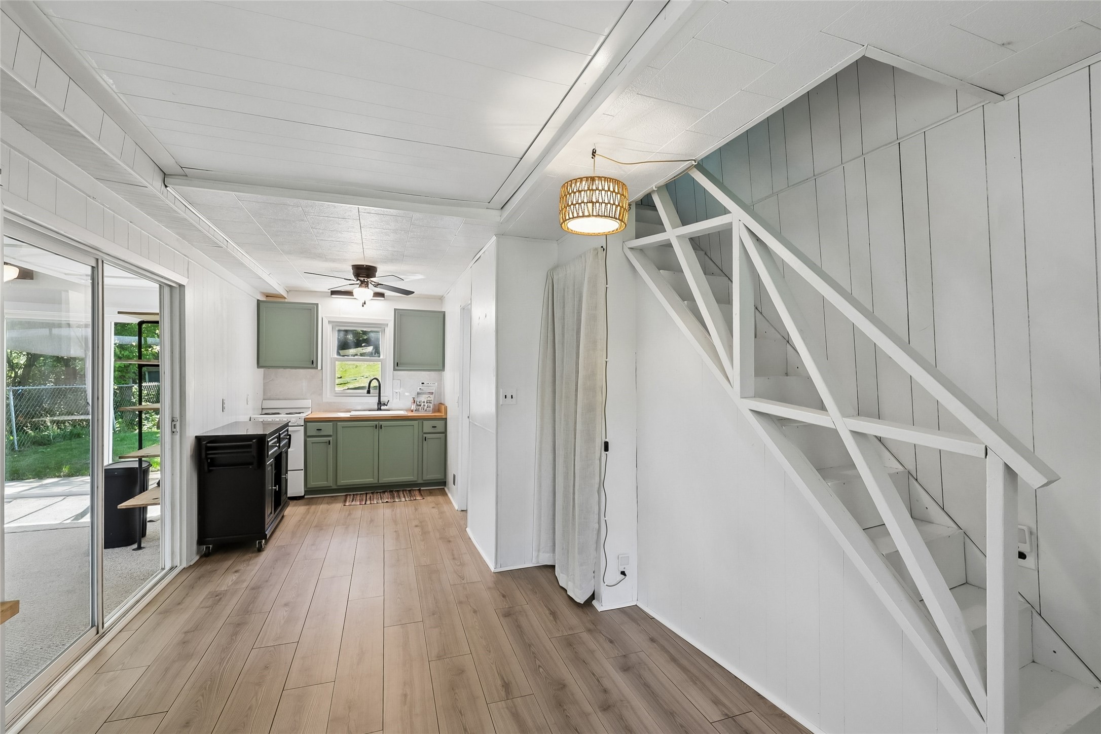 6033 N Lakeshore Drive Property Photo 12