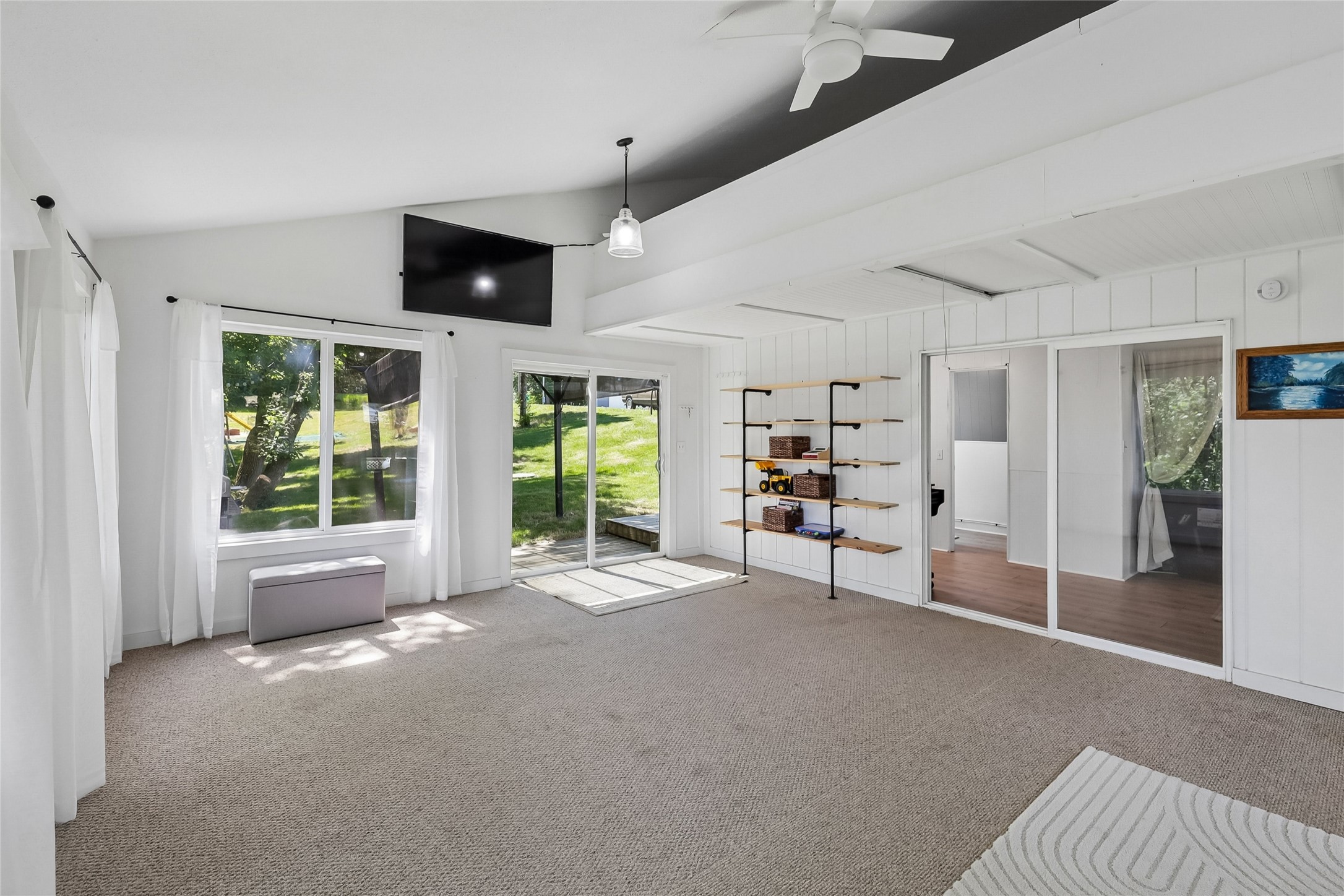 6033 N Lakeshore Drive Property Photo 17