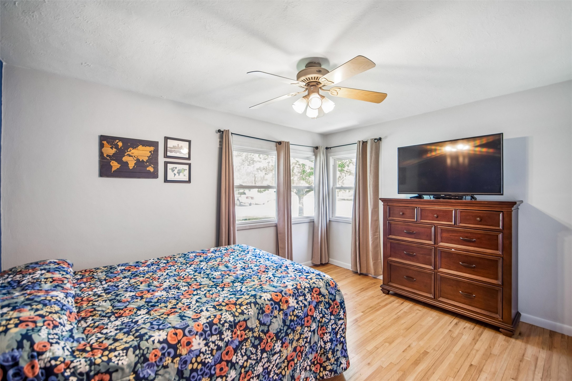 564 Sw Goodwin Street Property Photo 13