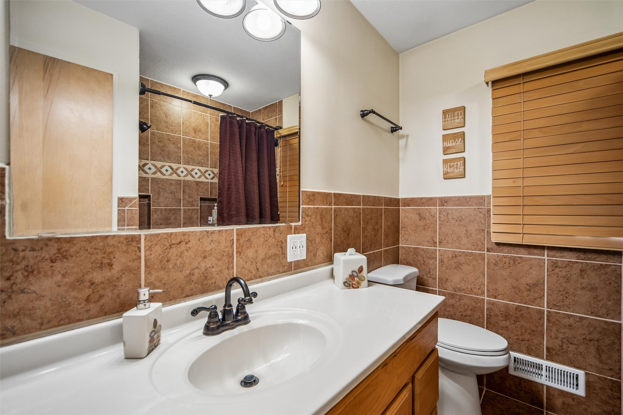 564 Sw Goodwin Street Property Photo 17