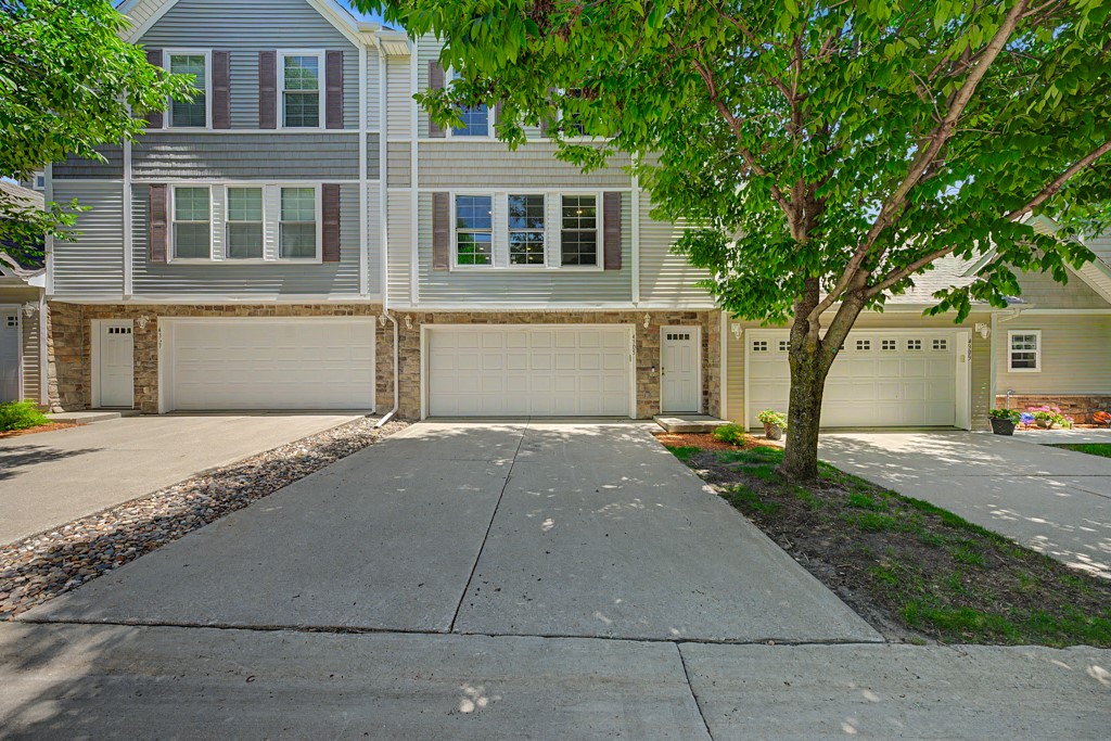 4305 153rd Place Property Photo 1