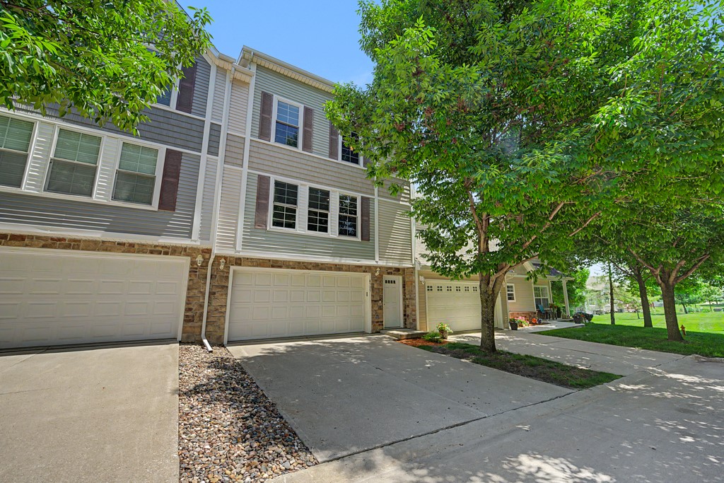 4305 153rd Place Property Photo 2