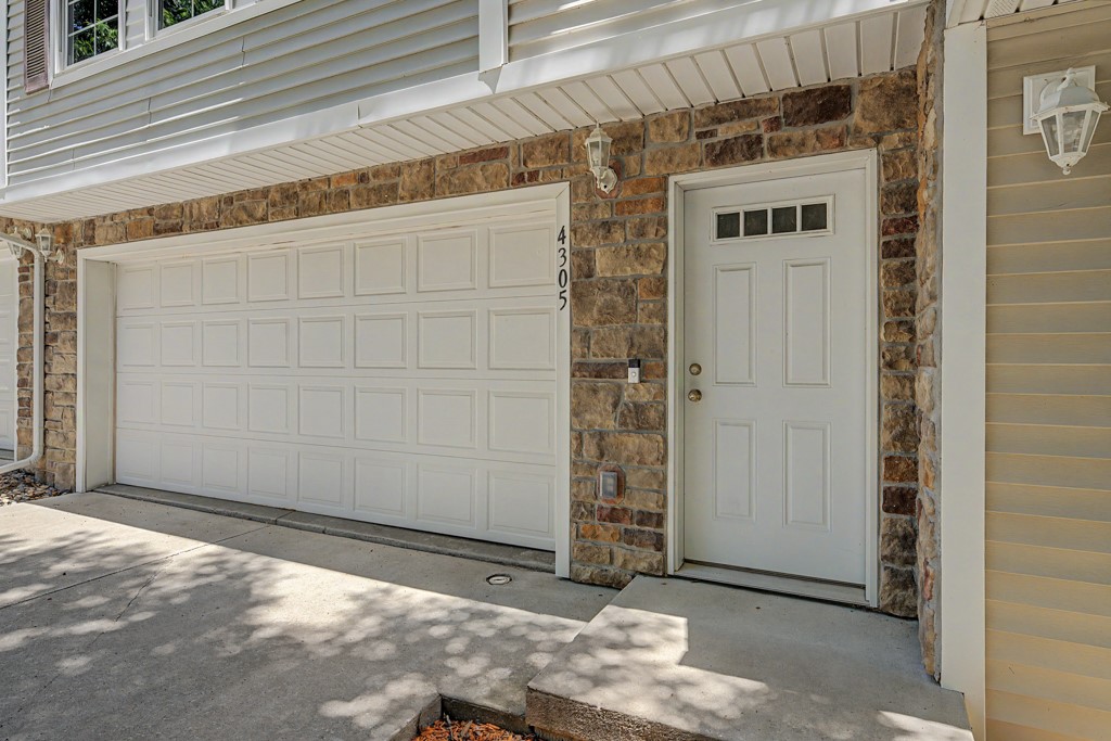 4305 153rd Place Property Photo 3