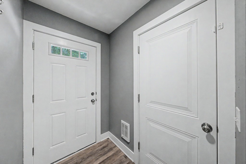 4305 153rd Place Property Photo 4