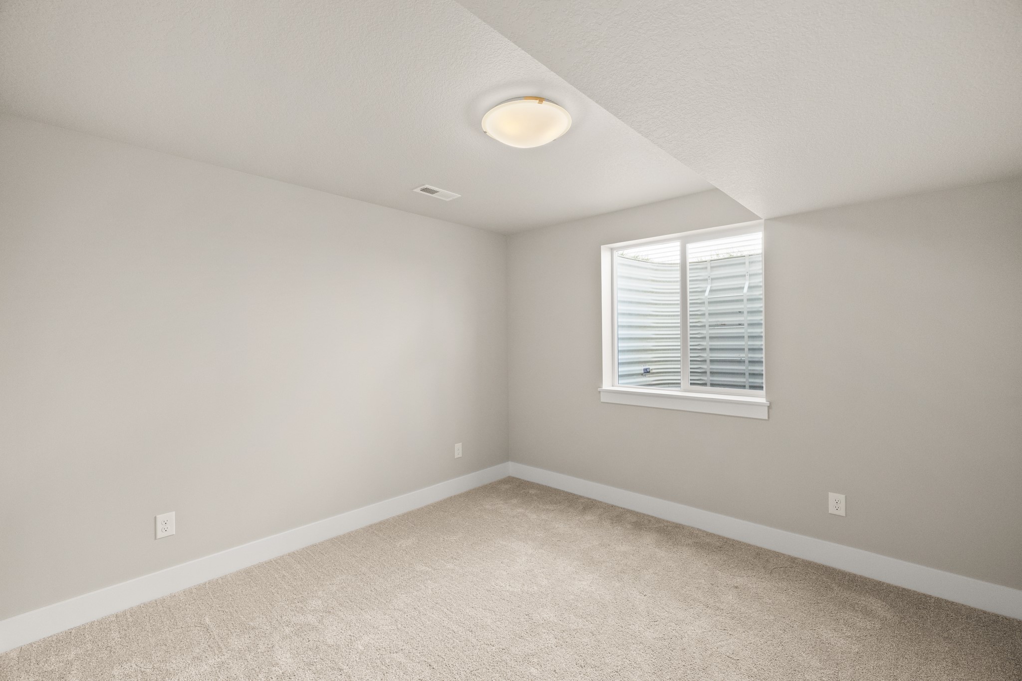 300 Veterans Boulevard Property Photo 27