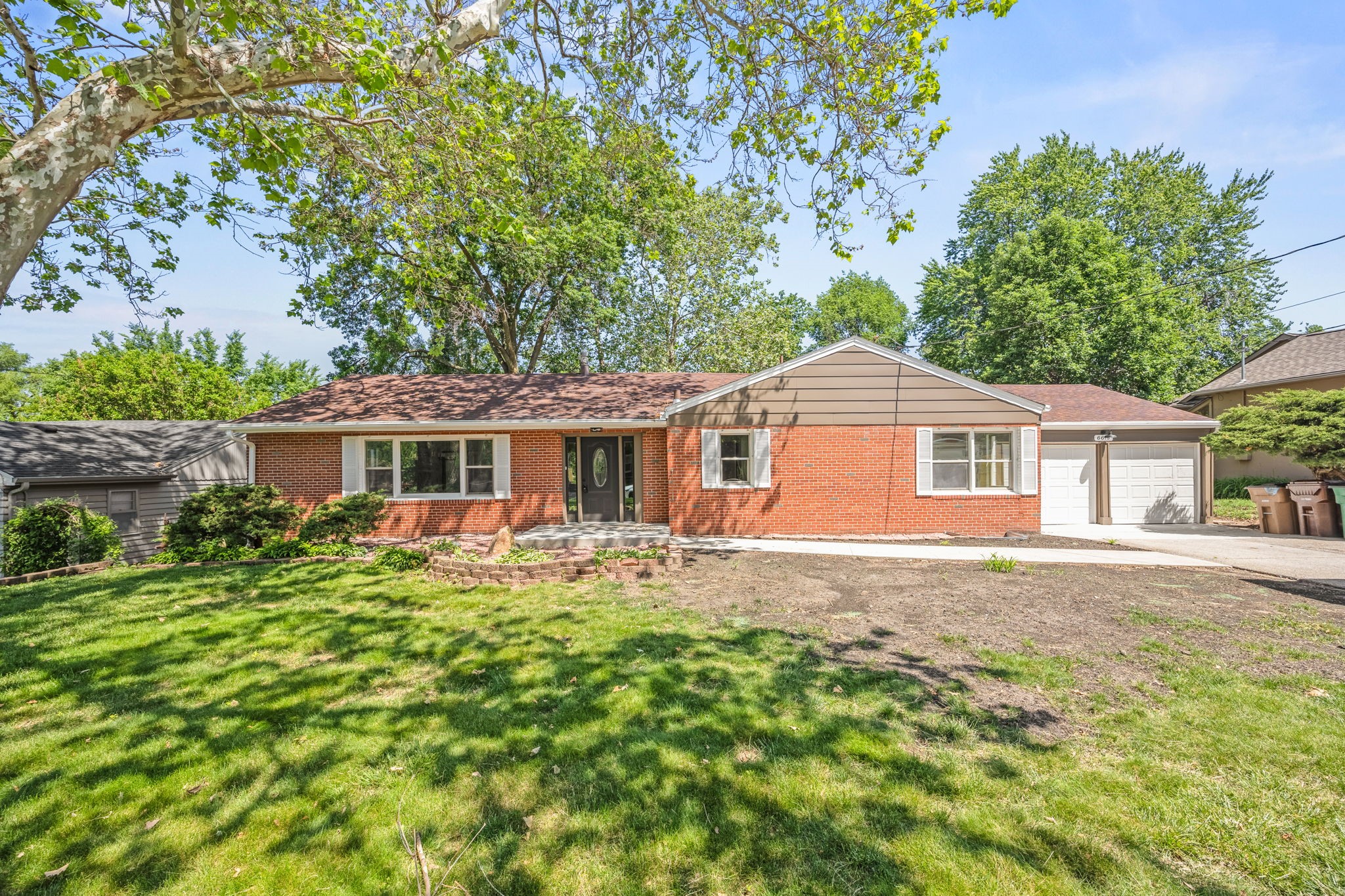 6619 Sunset Terrace Property Photo 2