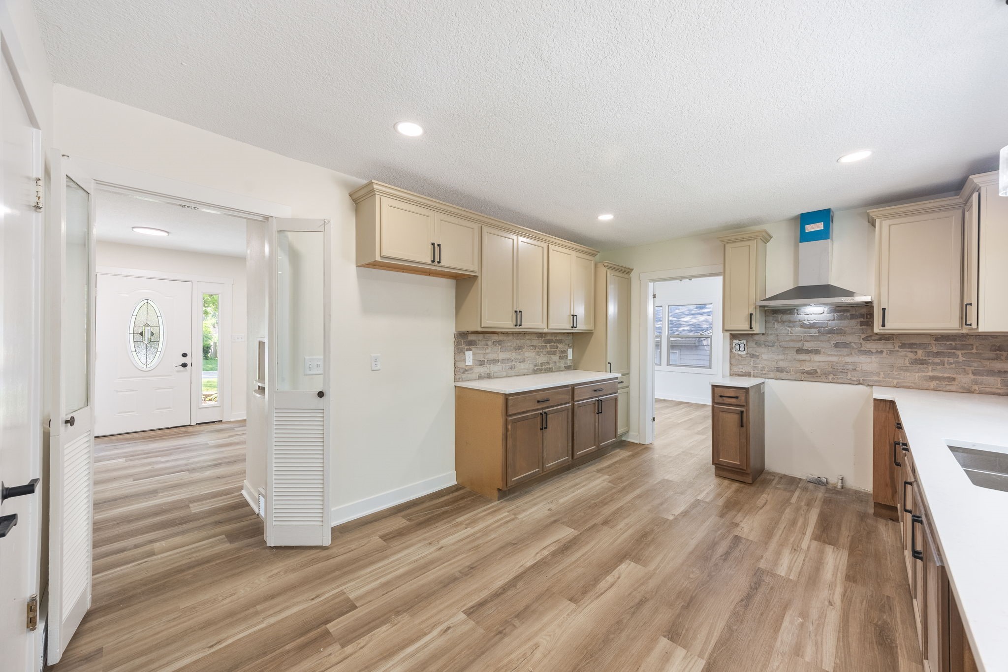 6619 Sunset Terrace Property Photo 6