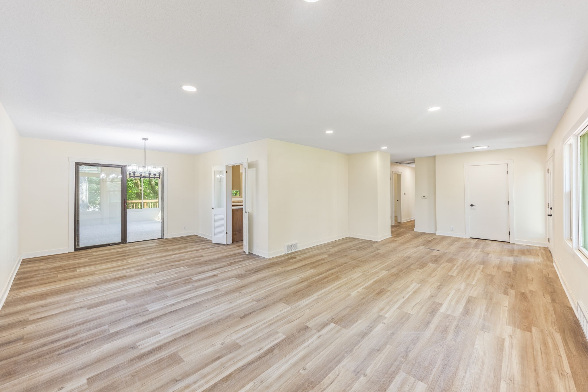 6619 Sunset Terrace Property Photo 8