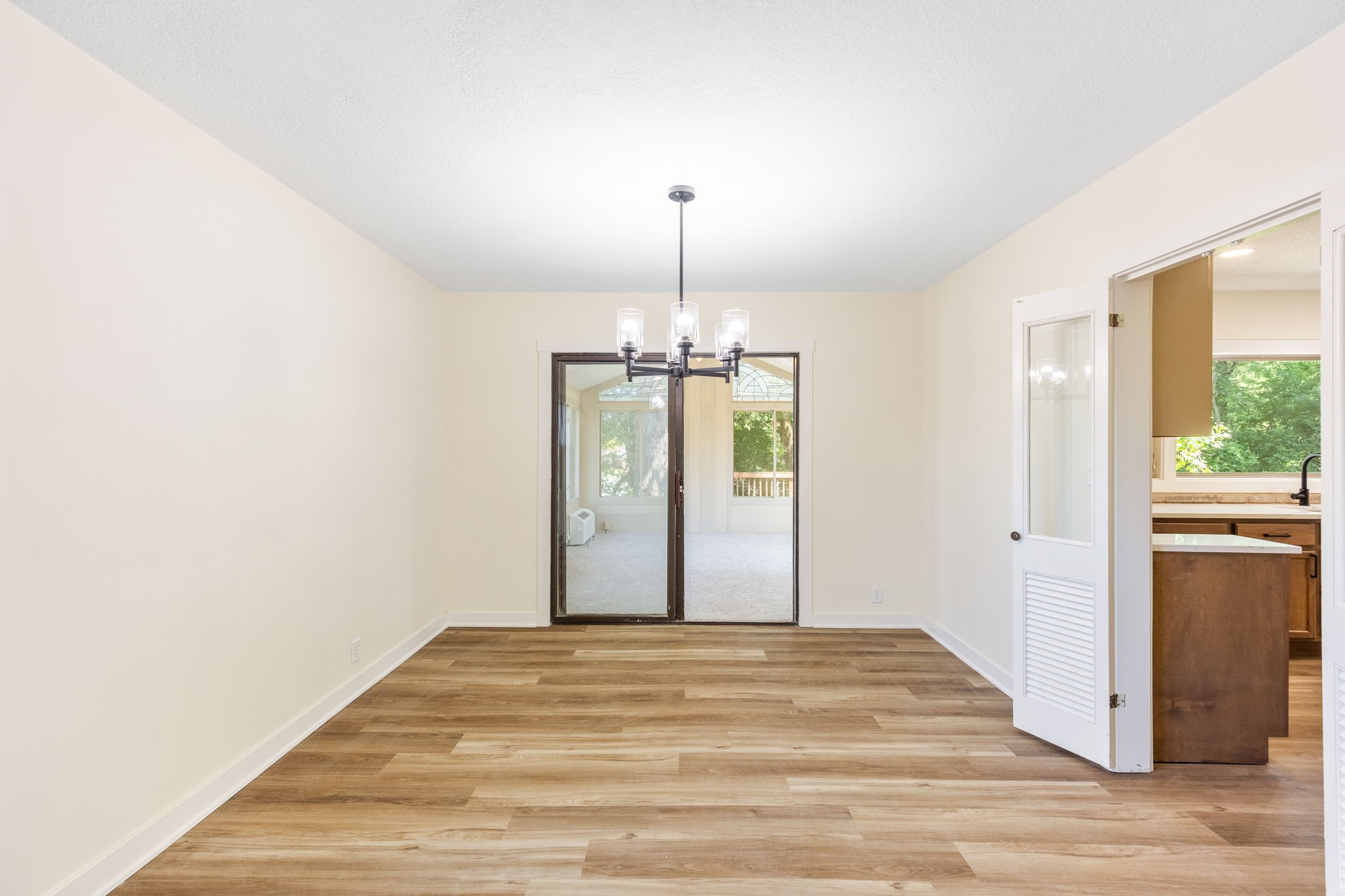 6619 Sunset Terrace Property Photo 9