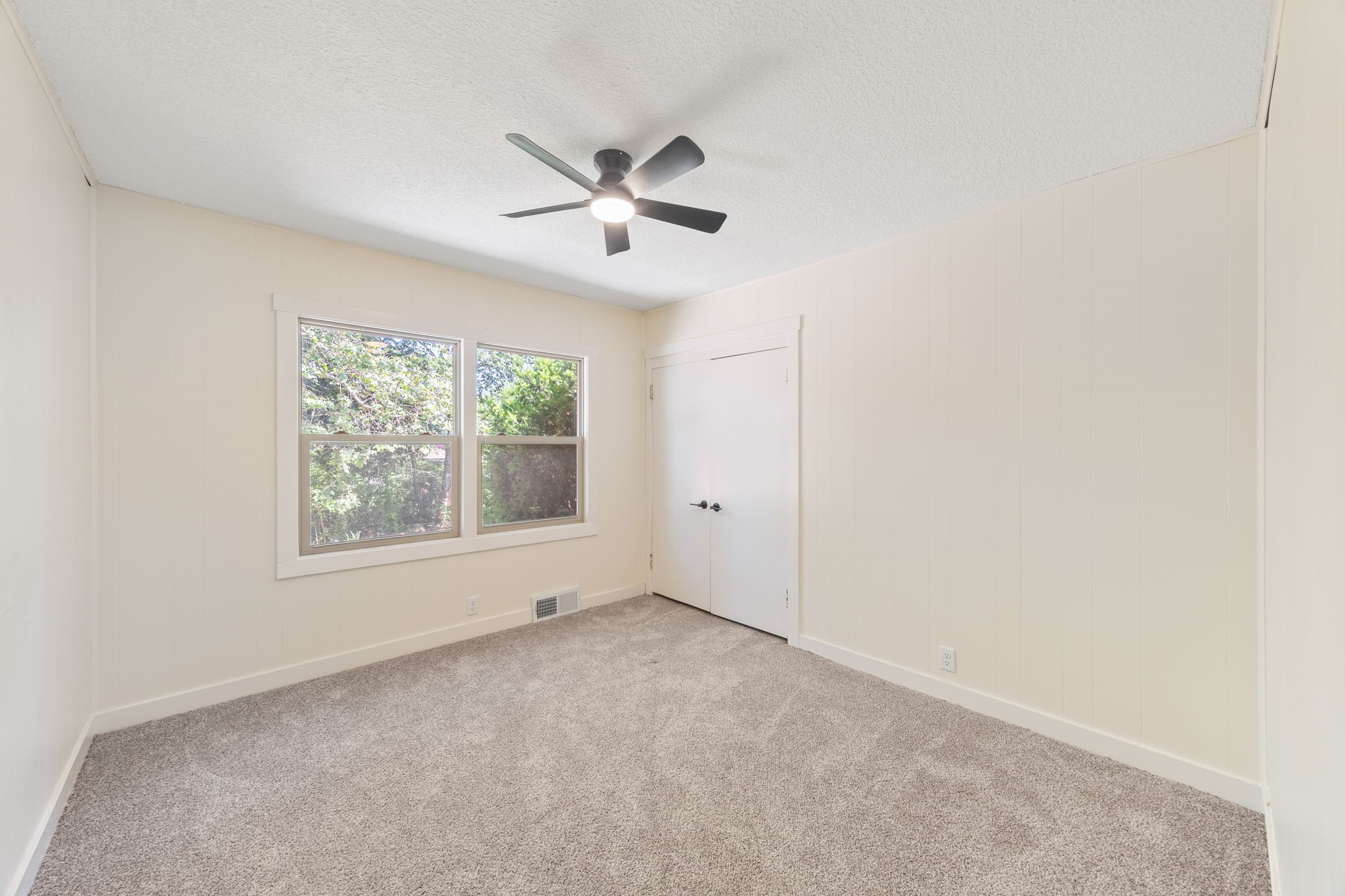 6619 Sunset Terrace Property Photo 12