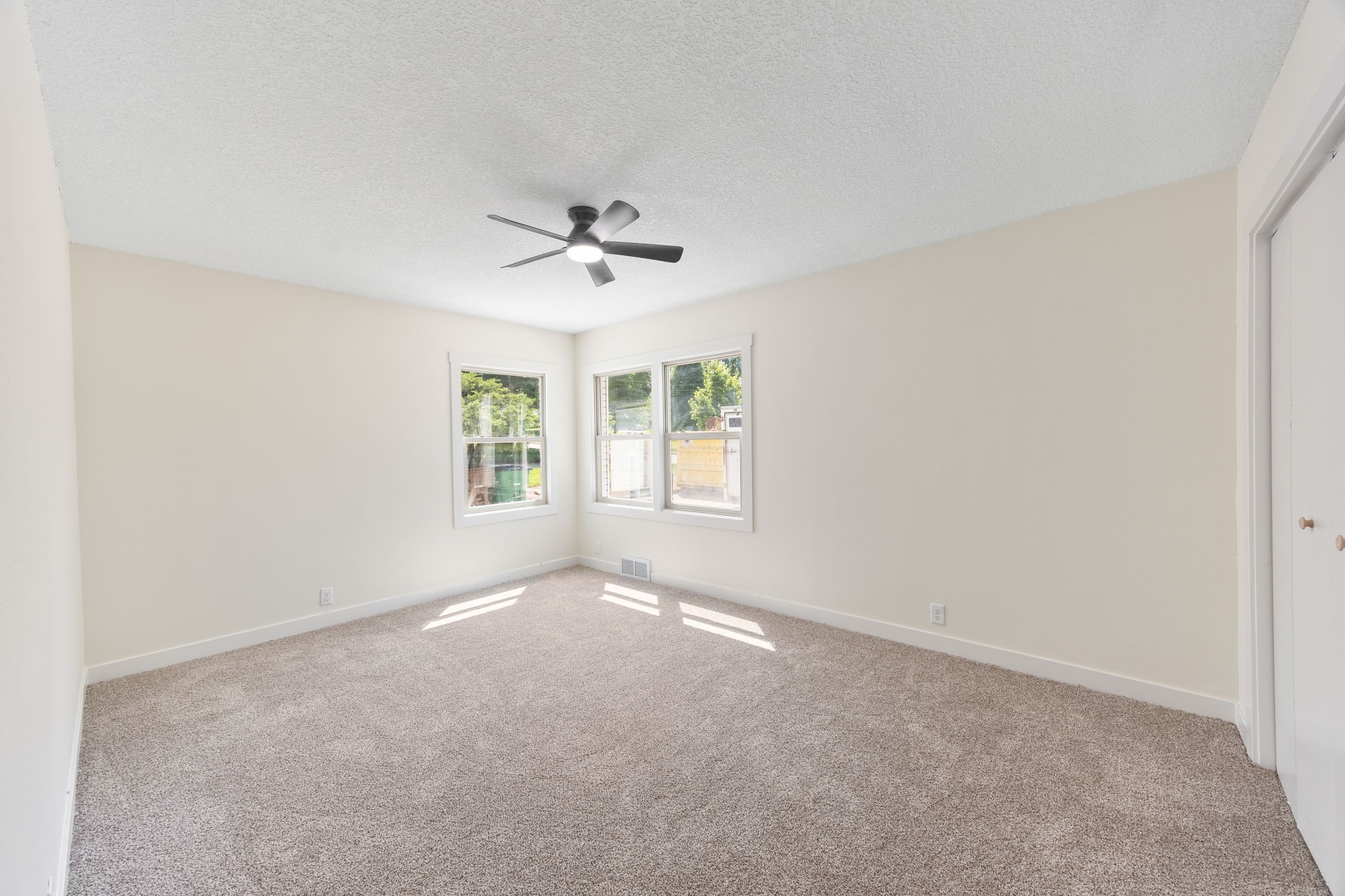 6619 Sunset Terrace Property Photo 17