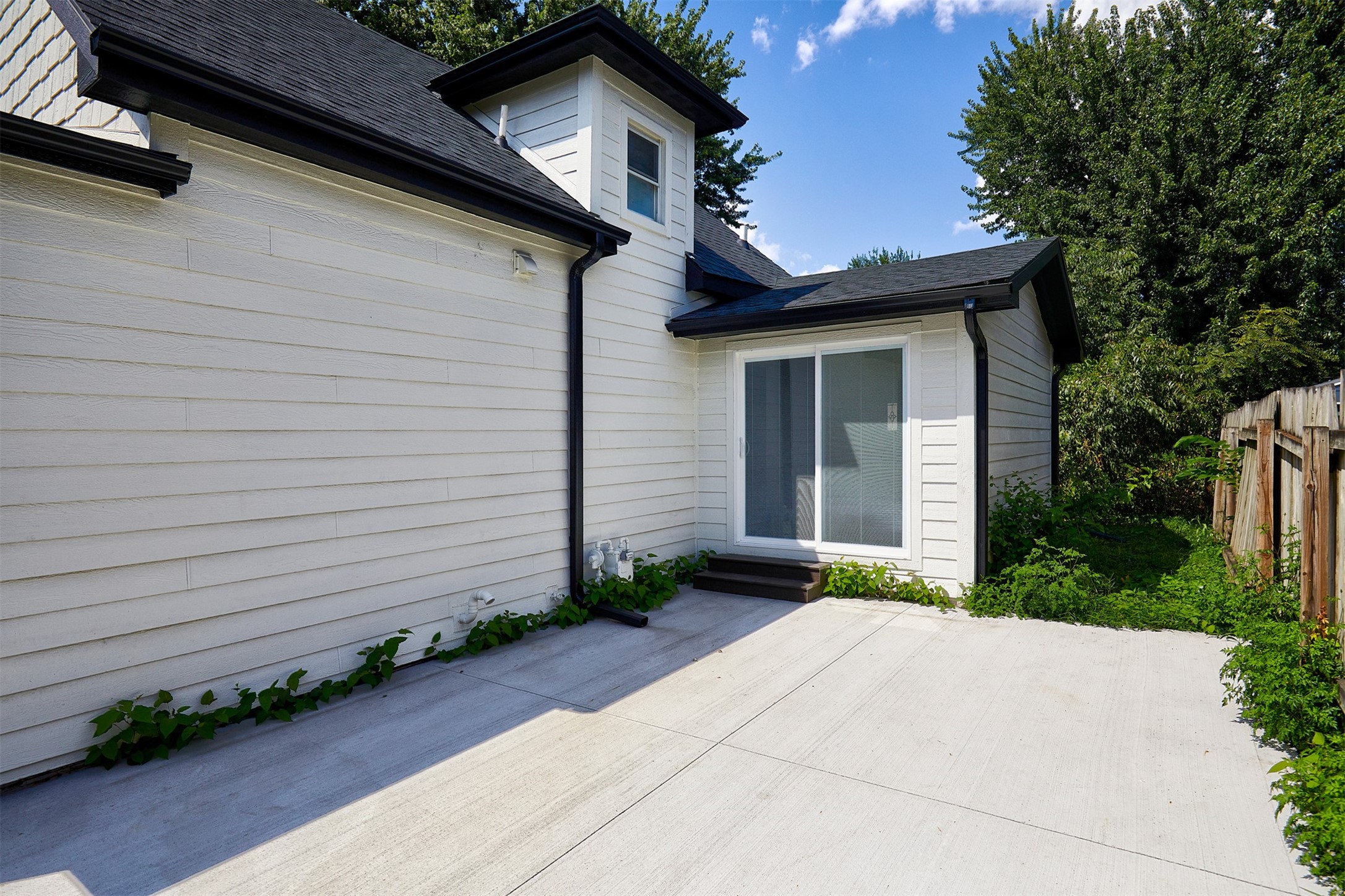 2326 Des Moines Street Property Photo 4