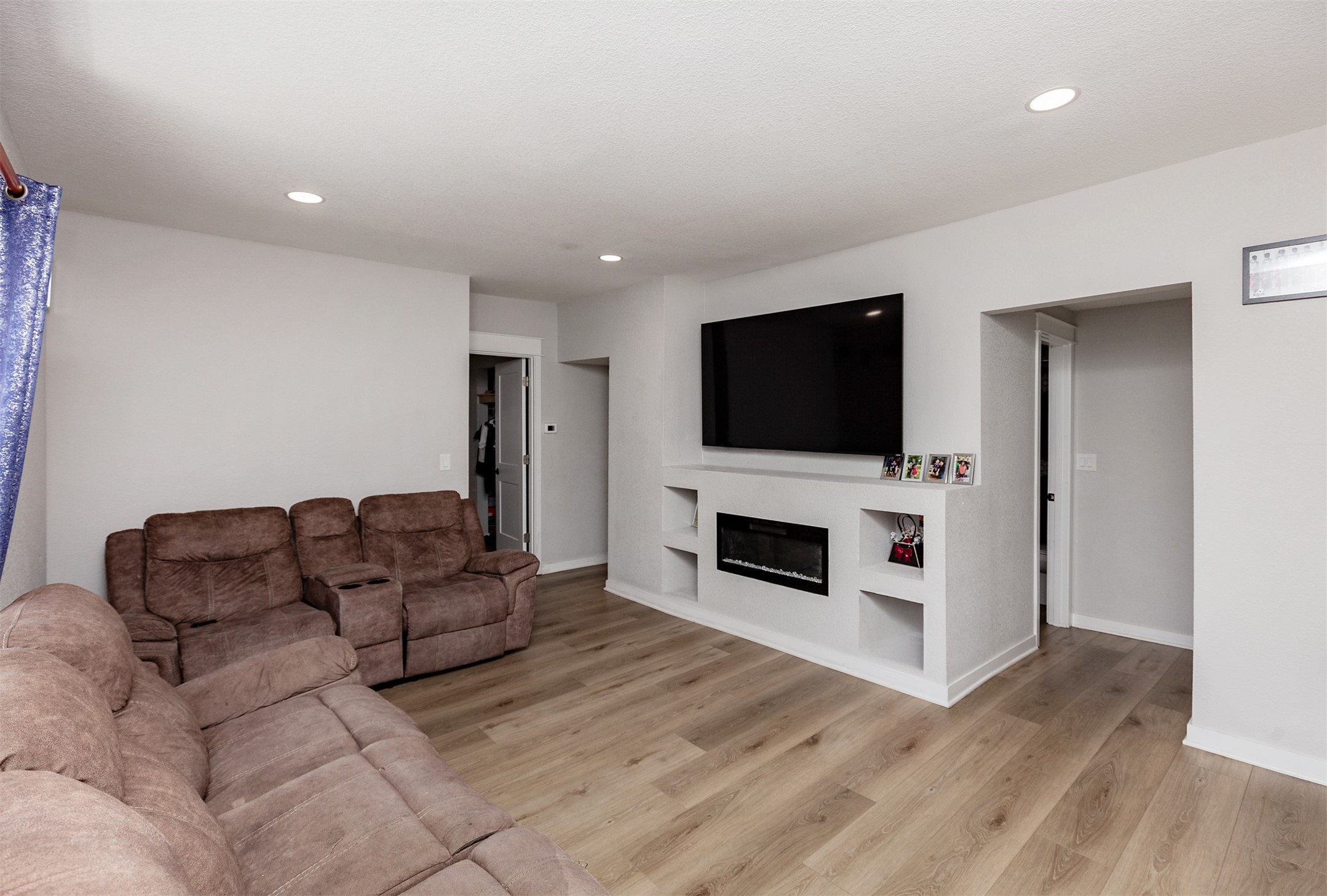 2326 Des Moines Street Property Photo 7