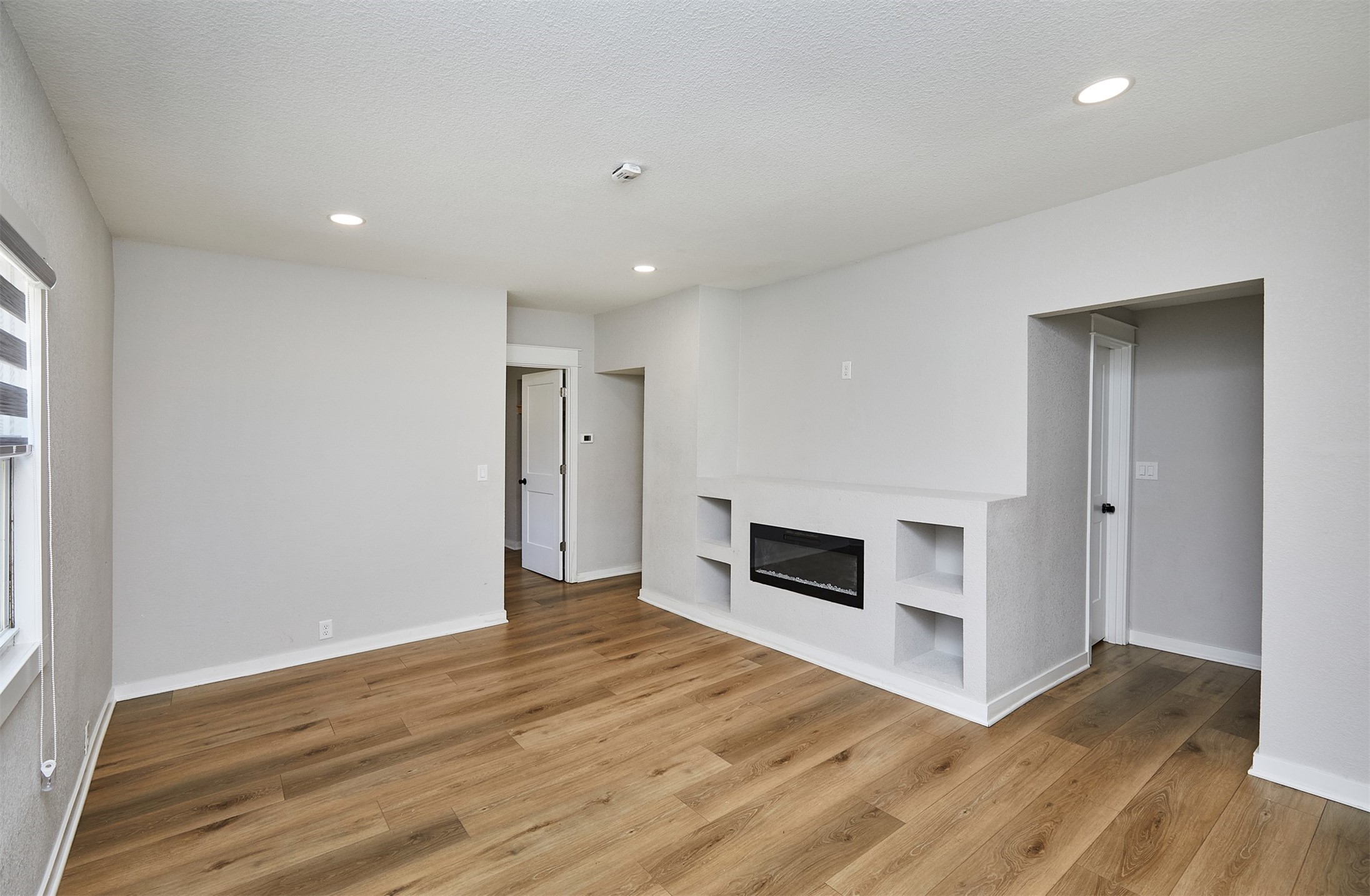 2326 Des Moines Street Property Photo 8