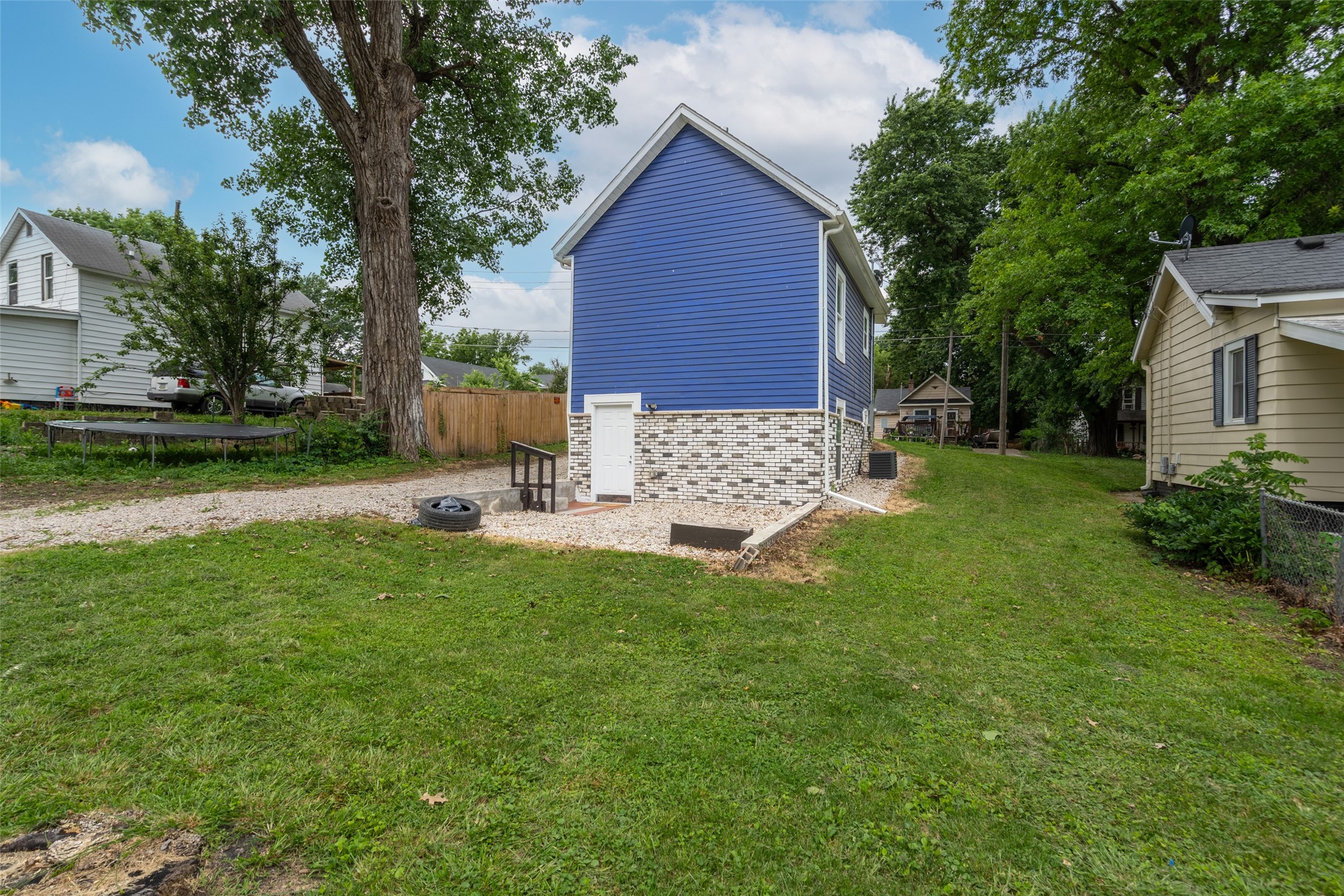 2413 Se 8th Street Property Photo 6