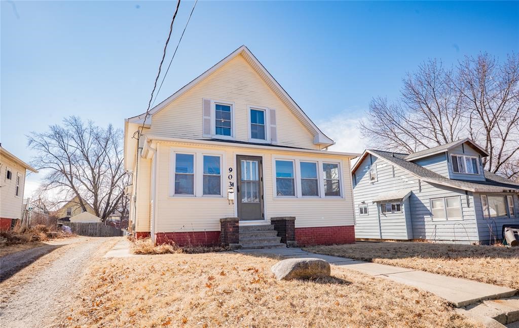 903 Morton Avenue Property Photo 1