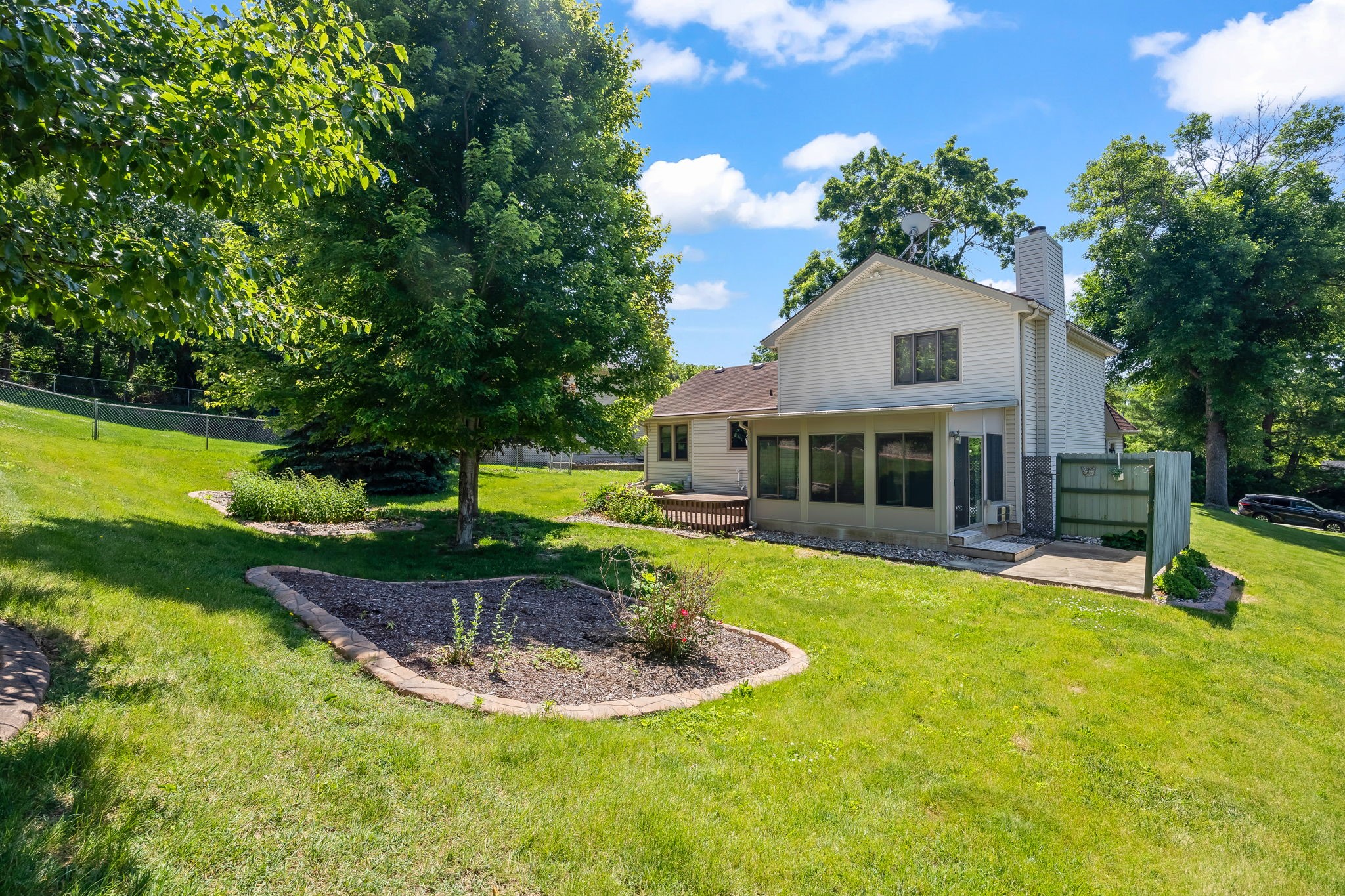2611 Thornton Avenue Property Photo 4