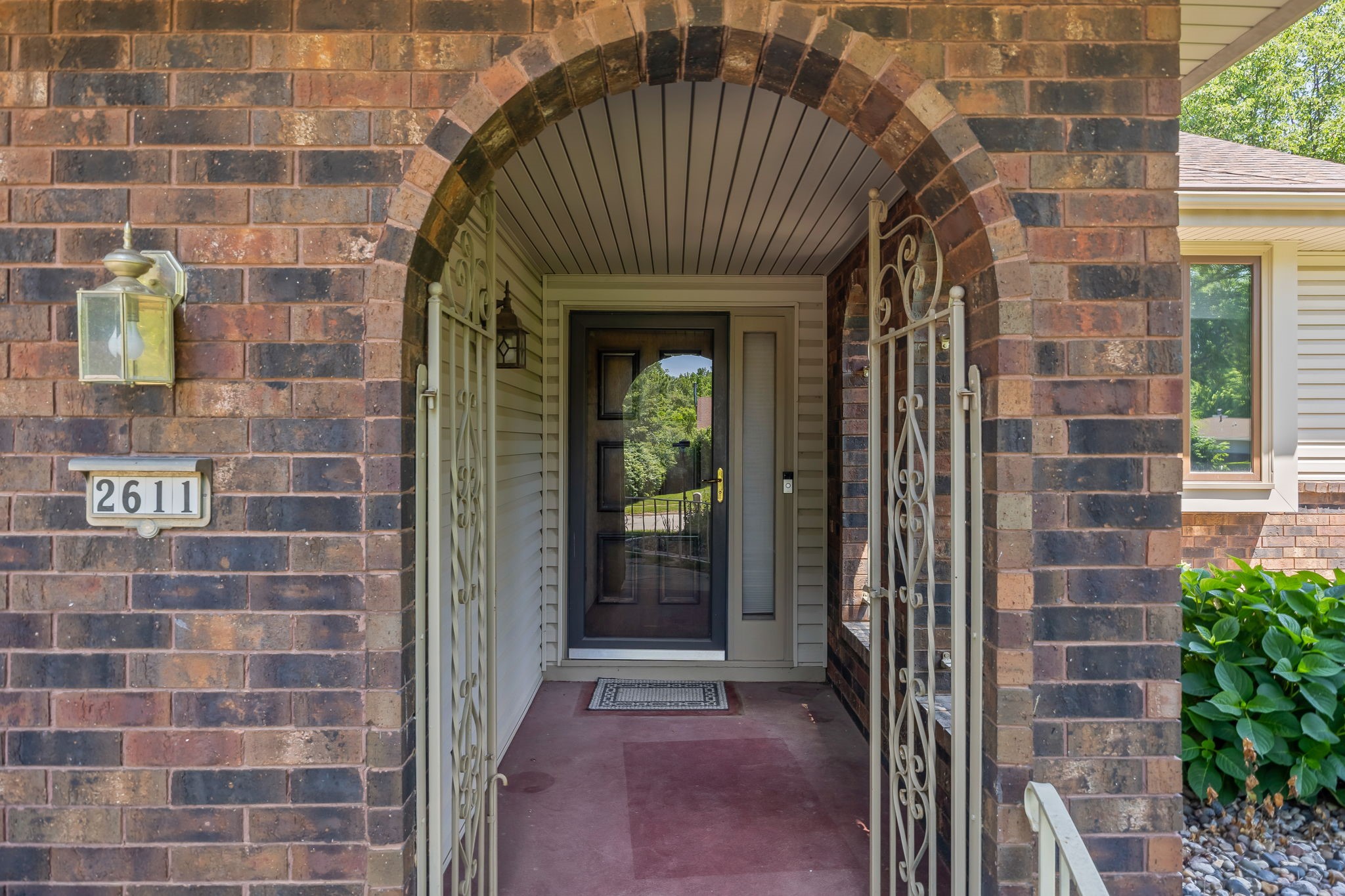 2611 Thornton Avenue Property Photo 8