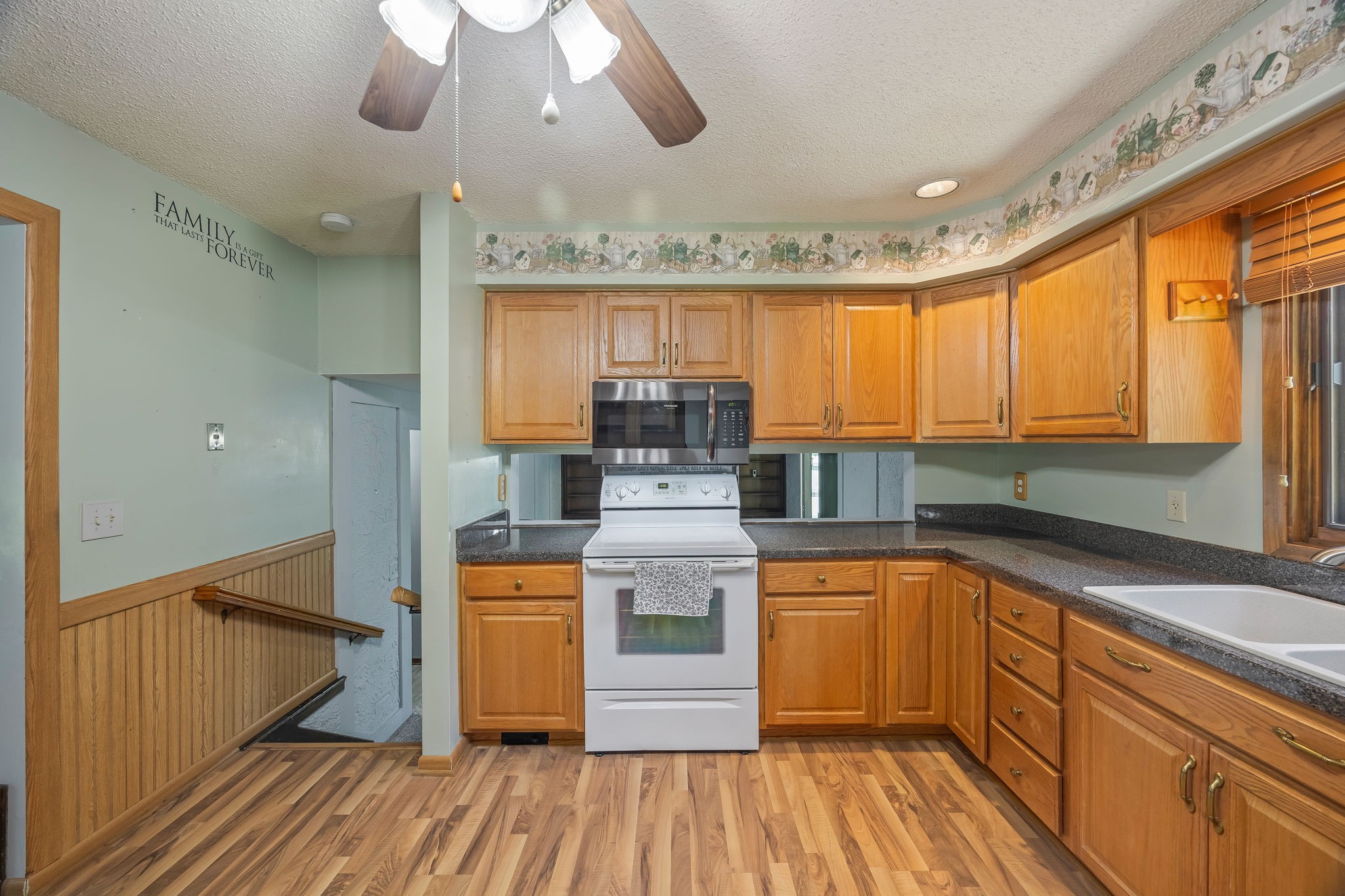 2611 Thornton Avenue Property Photo 15