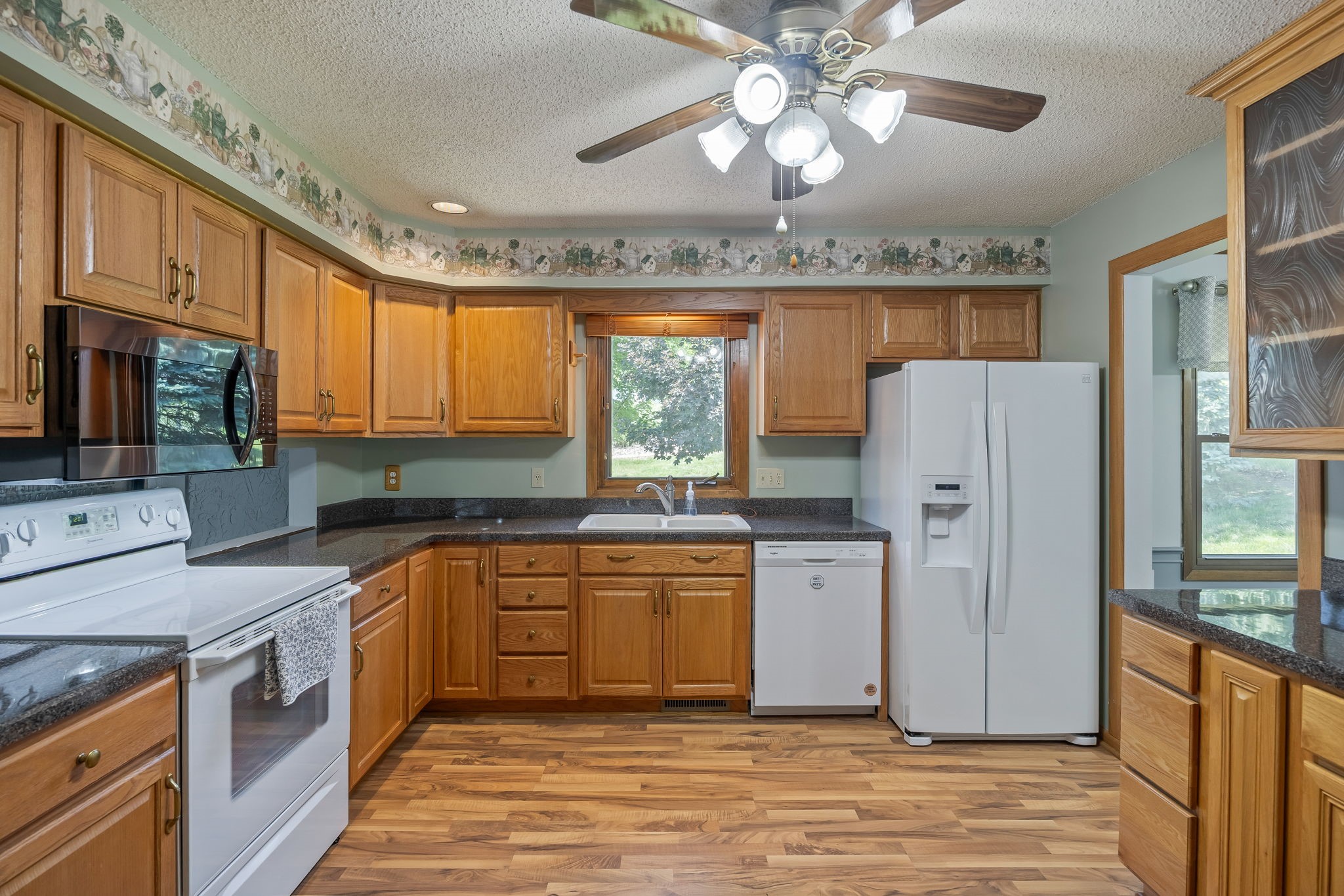 2611 Thornton Avenue Property Photo 16
