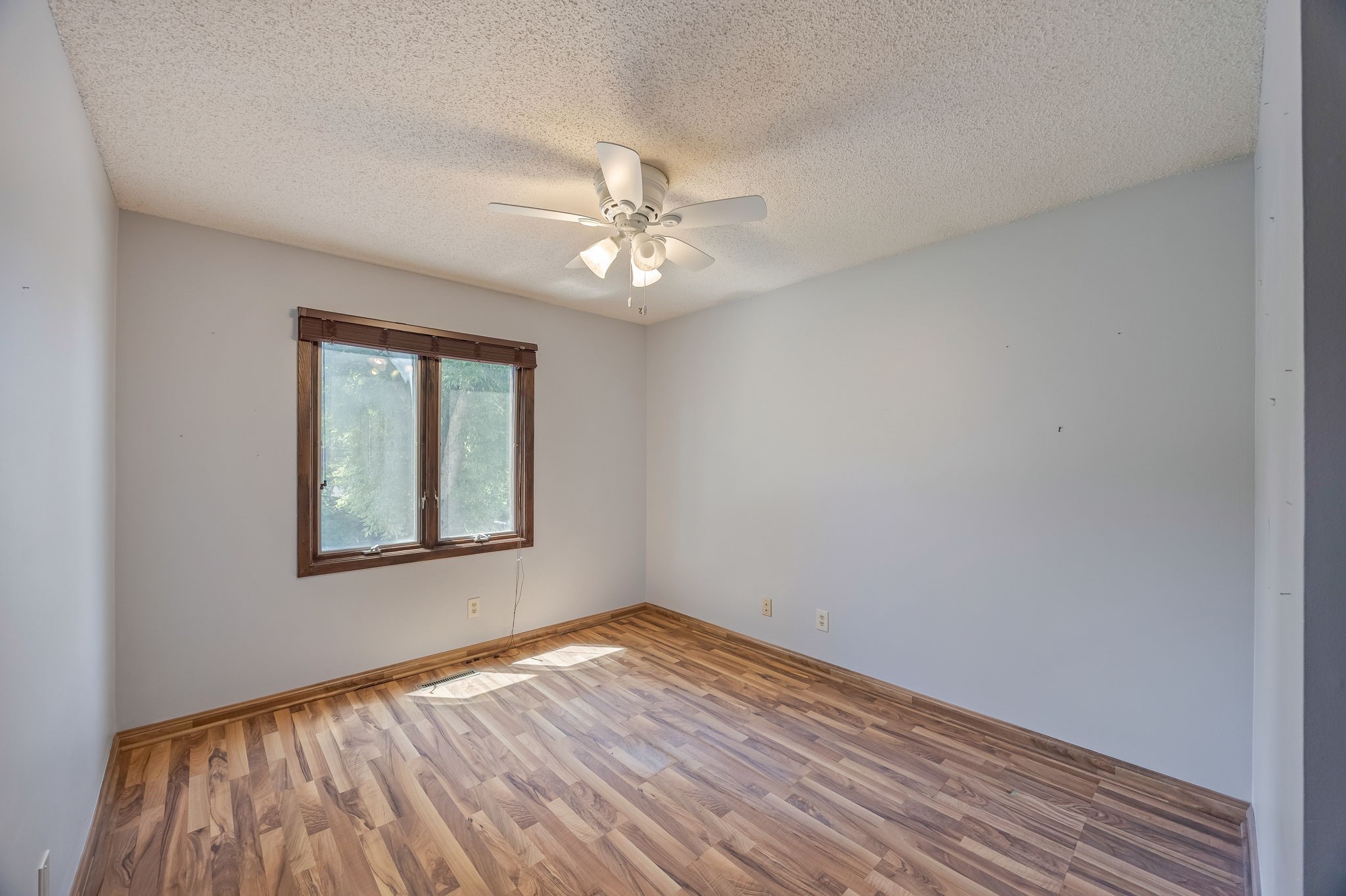 2611 Thornton Avenue Property Photo 20