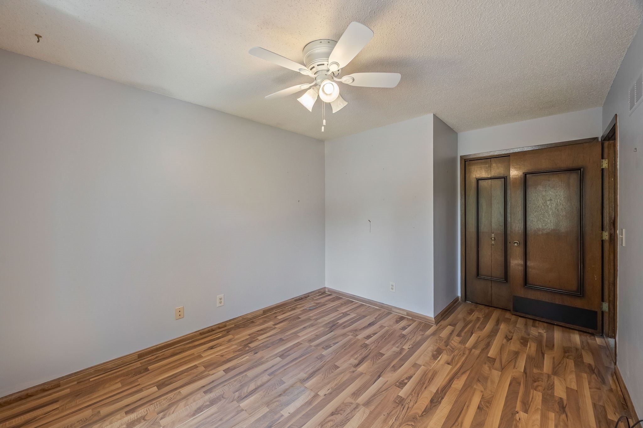 2611 Thornton Avenue Property Photo 21