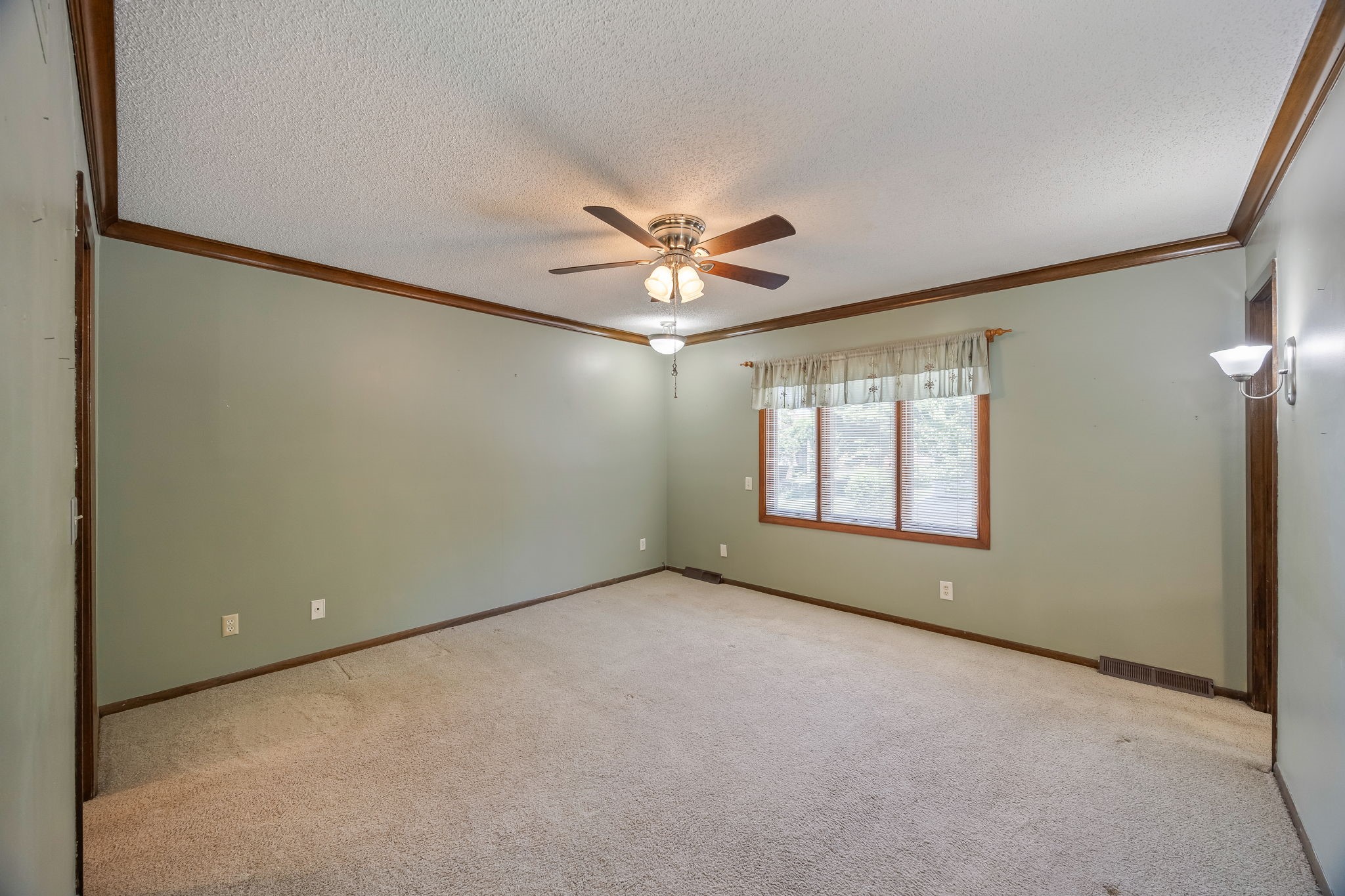 2611 Thornton Avenue Property Photo 22