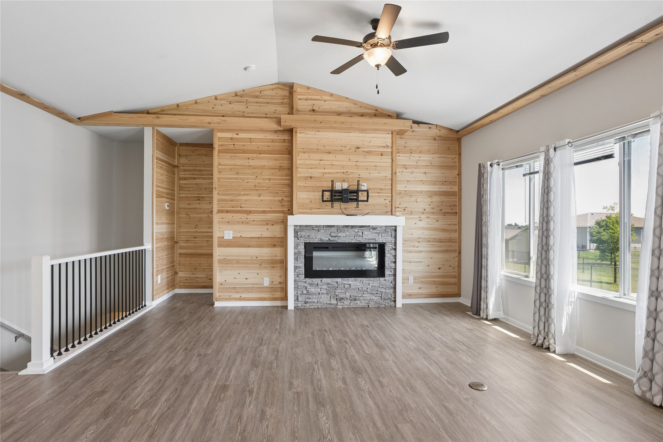 1603 E Franklin Avenue Property Photo 3