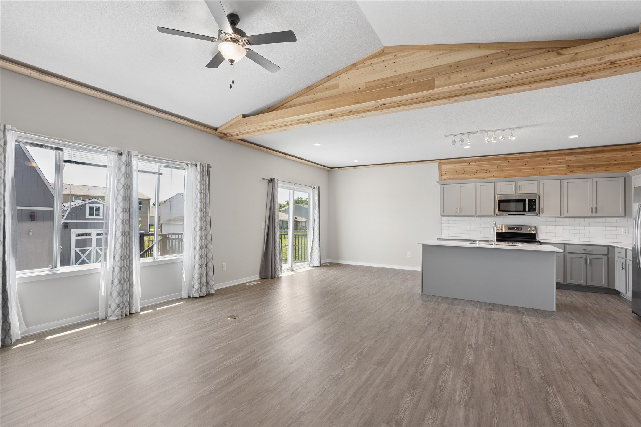 1603 E Franklin Avenue Property Photo 4