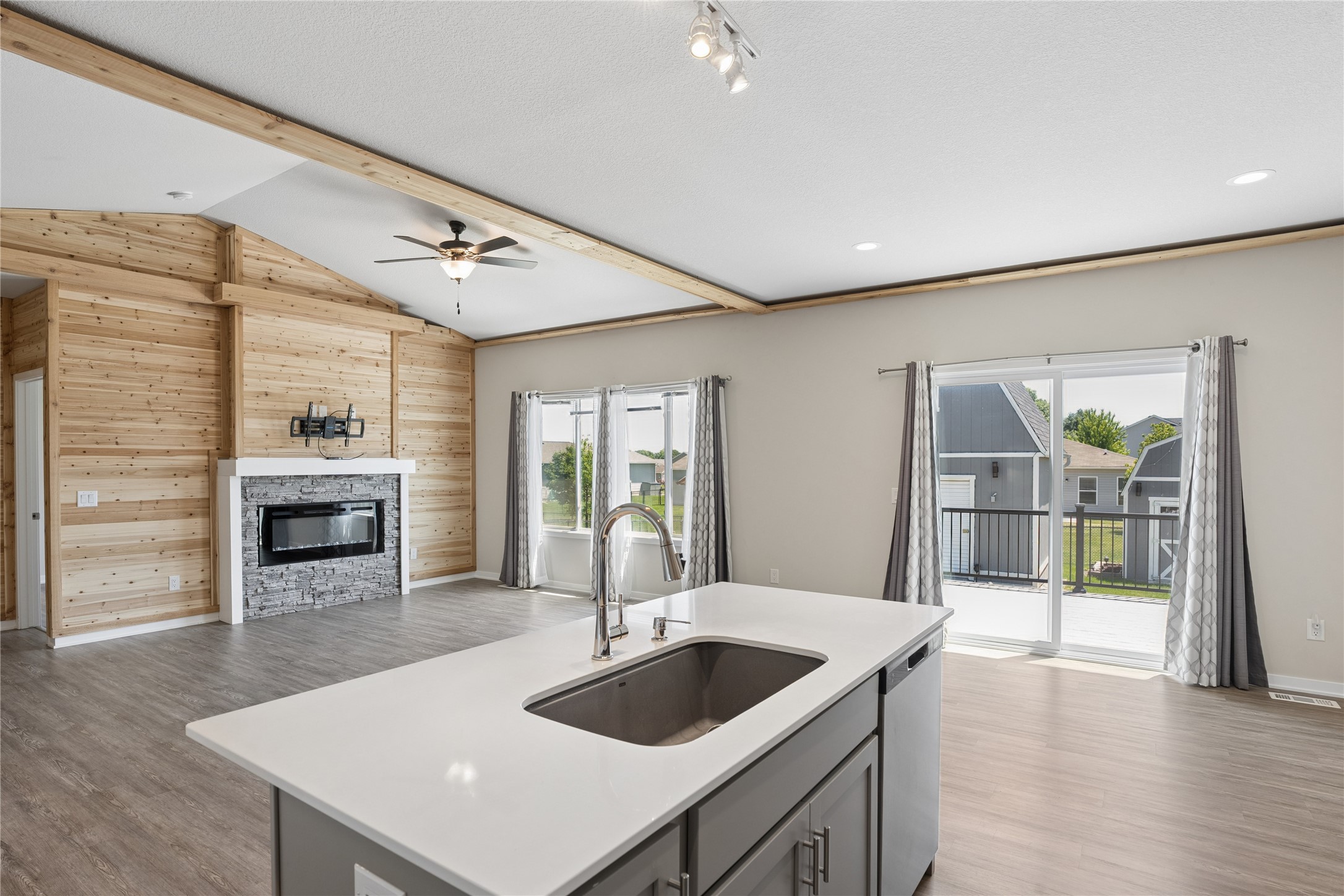 1603 E Franklin Avenue Property Photo 7