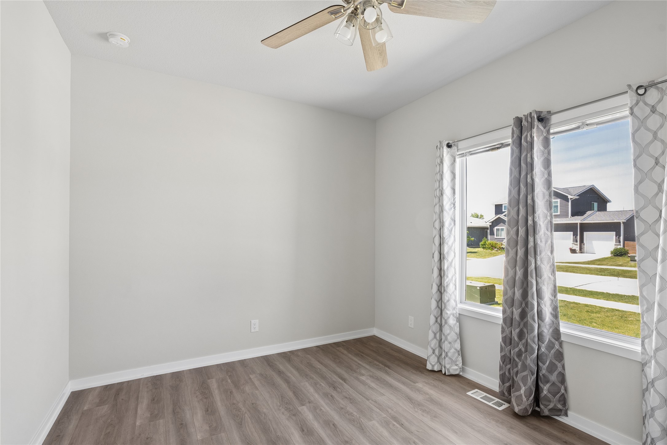 1603 E Franklin Avenue Property Photo 12