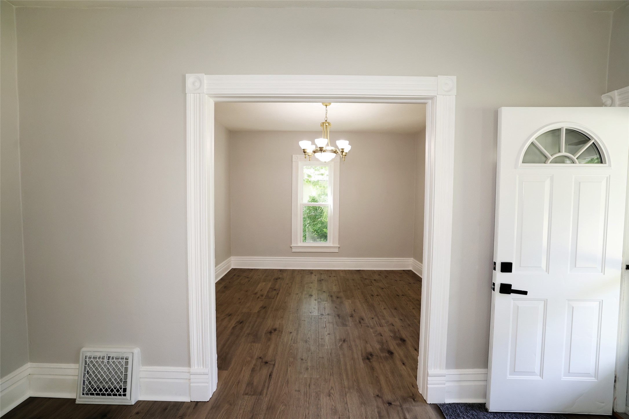128 Monona Street Property Photo 9
