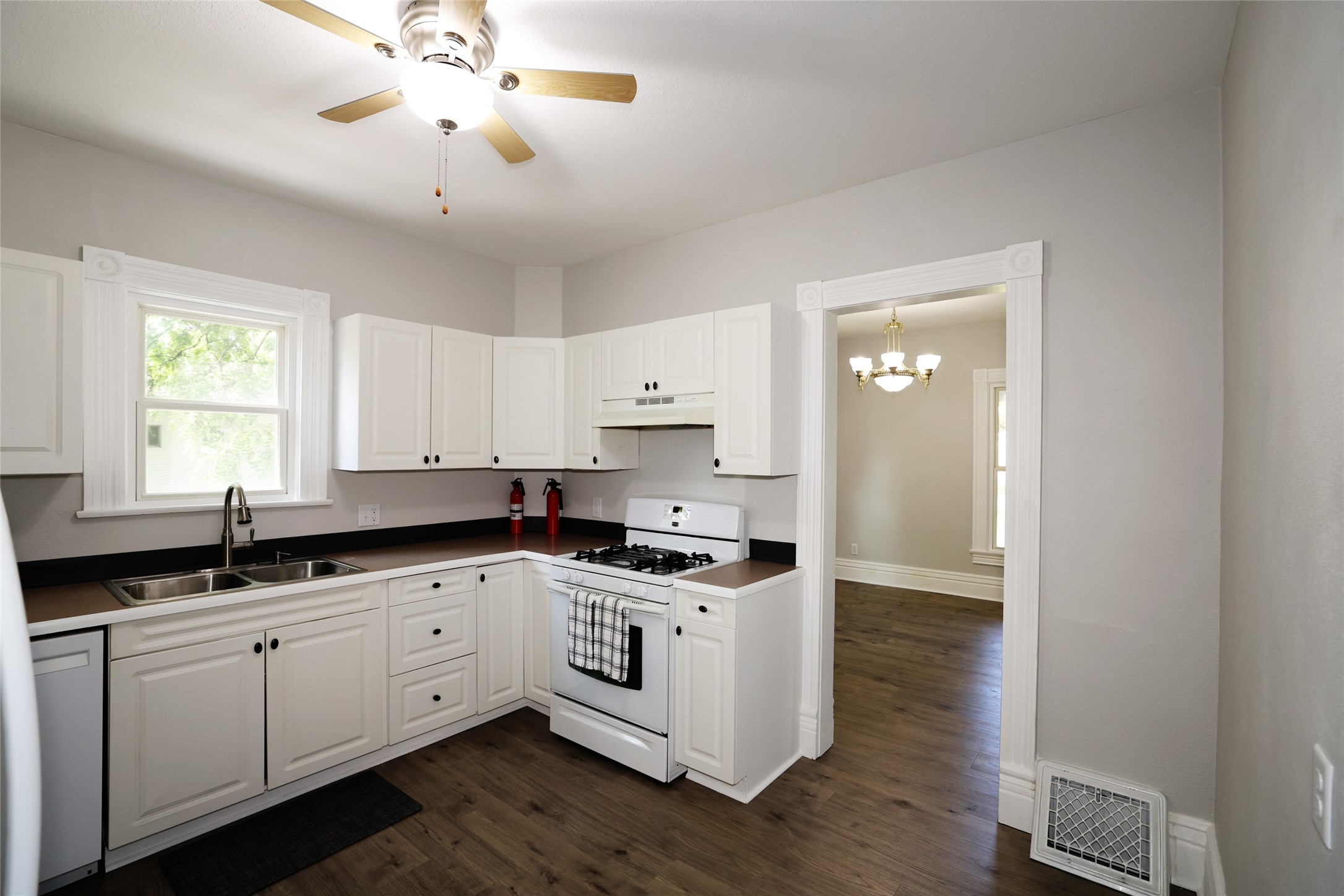 128 Monona Street Property Photo 15