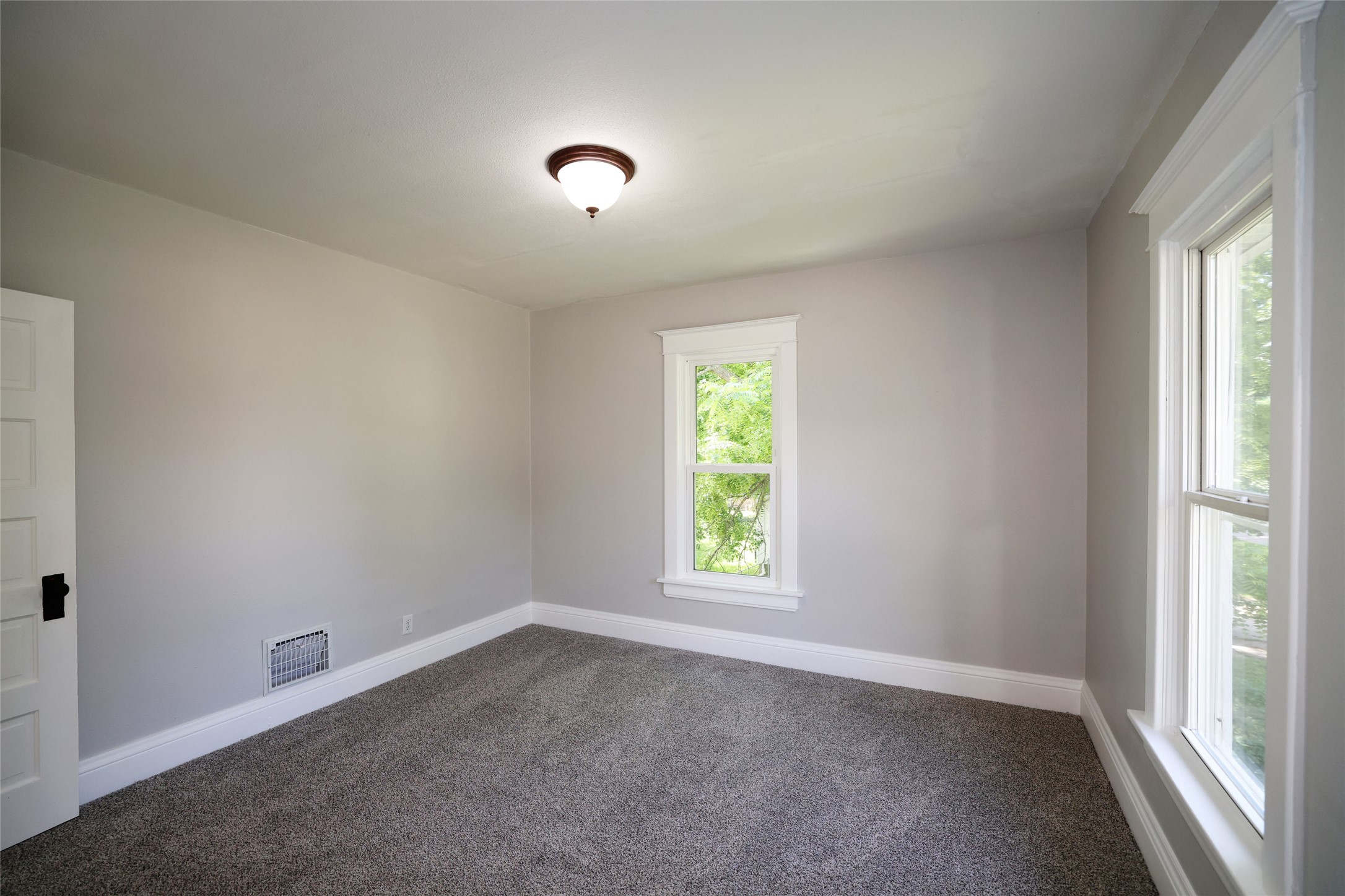 128 Monona Street Property Photo 31