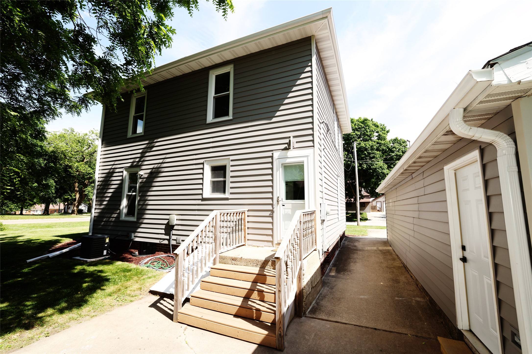 128 Monona Street Property Photo 35