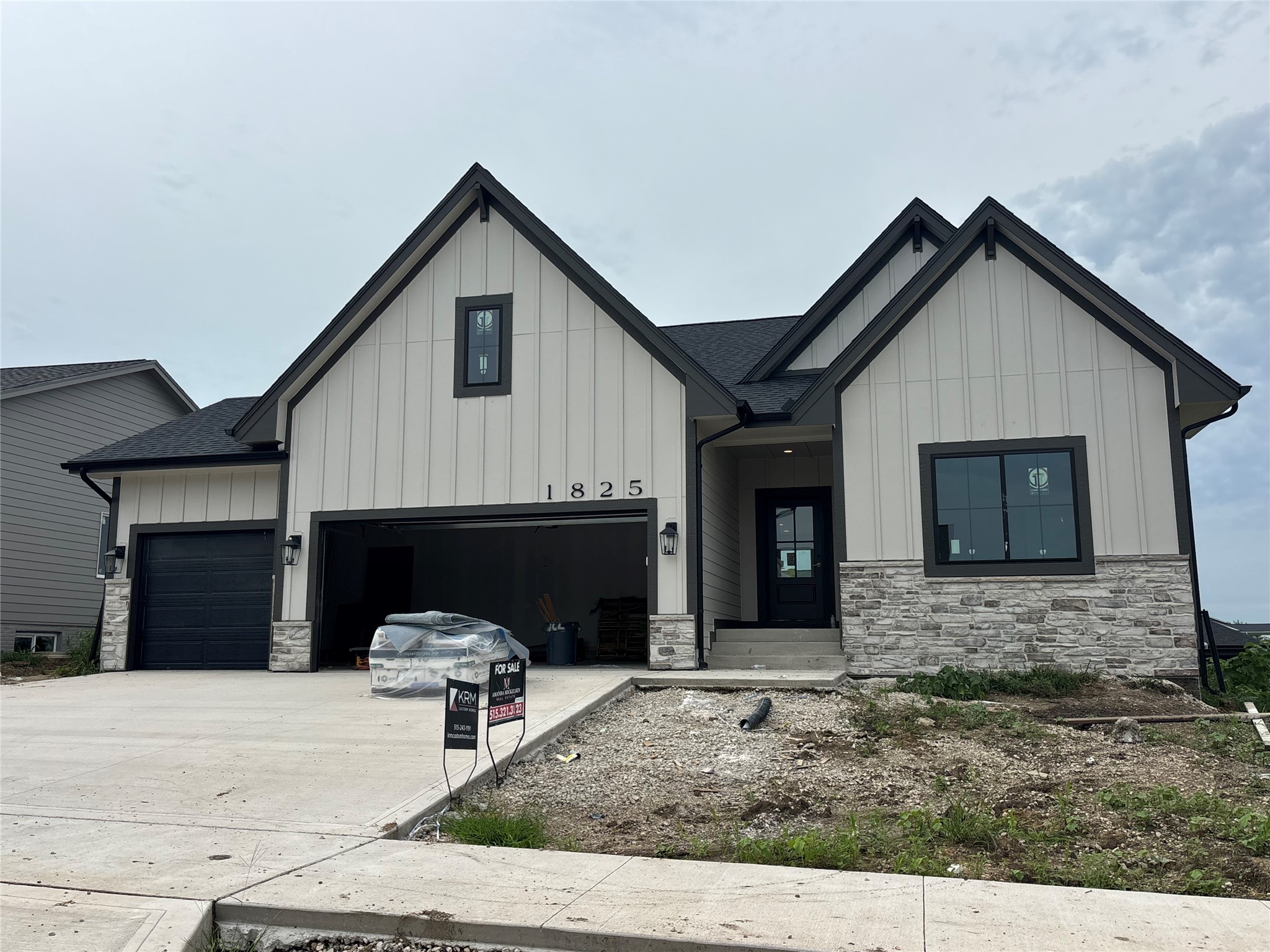 1825 Silver Maple Drive Property Photo 1