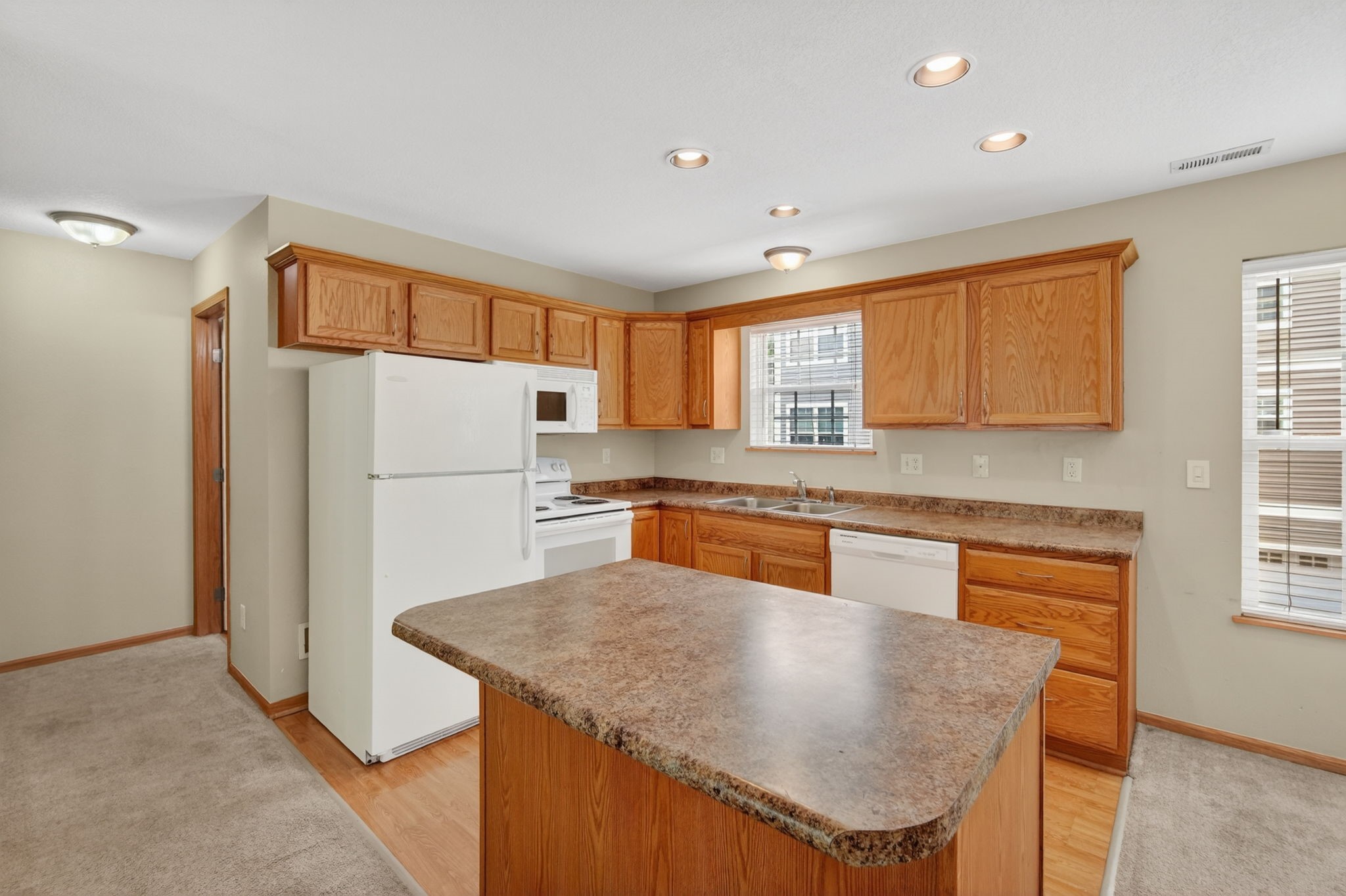 15218 Greenbelt Drive Property Photo 9