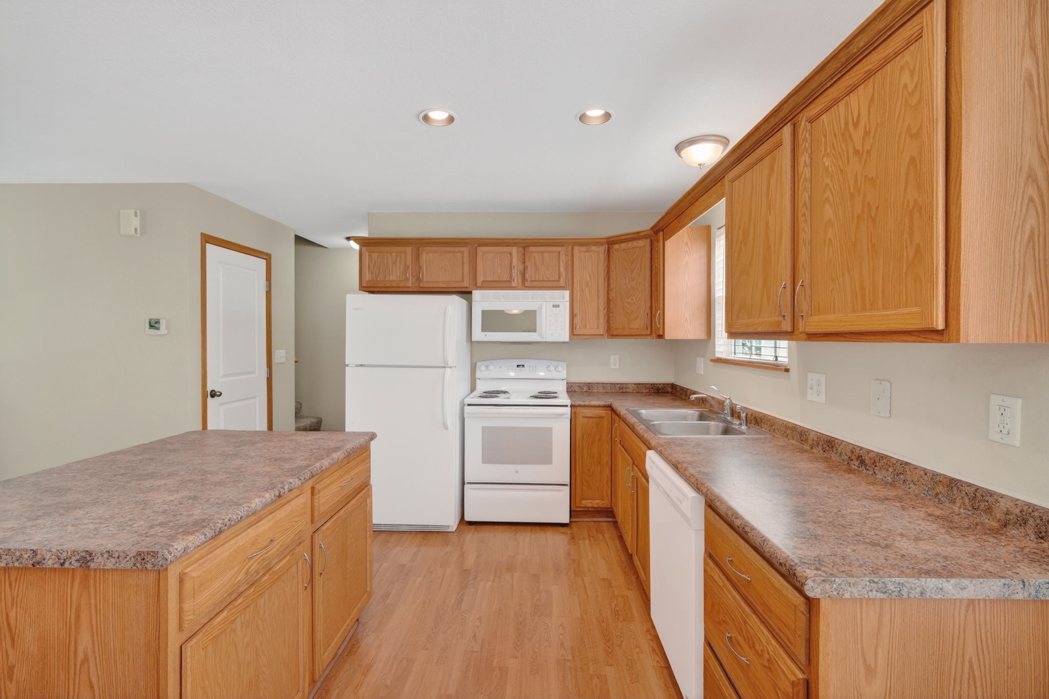 15218 Greenbelt Drive Property Photo 11