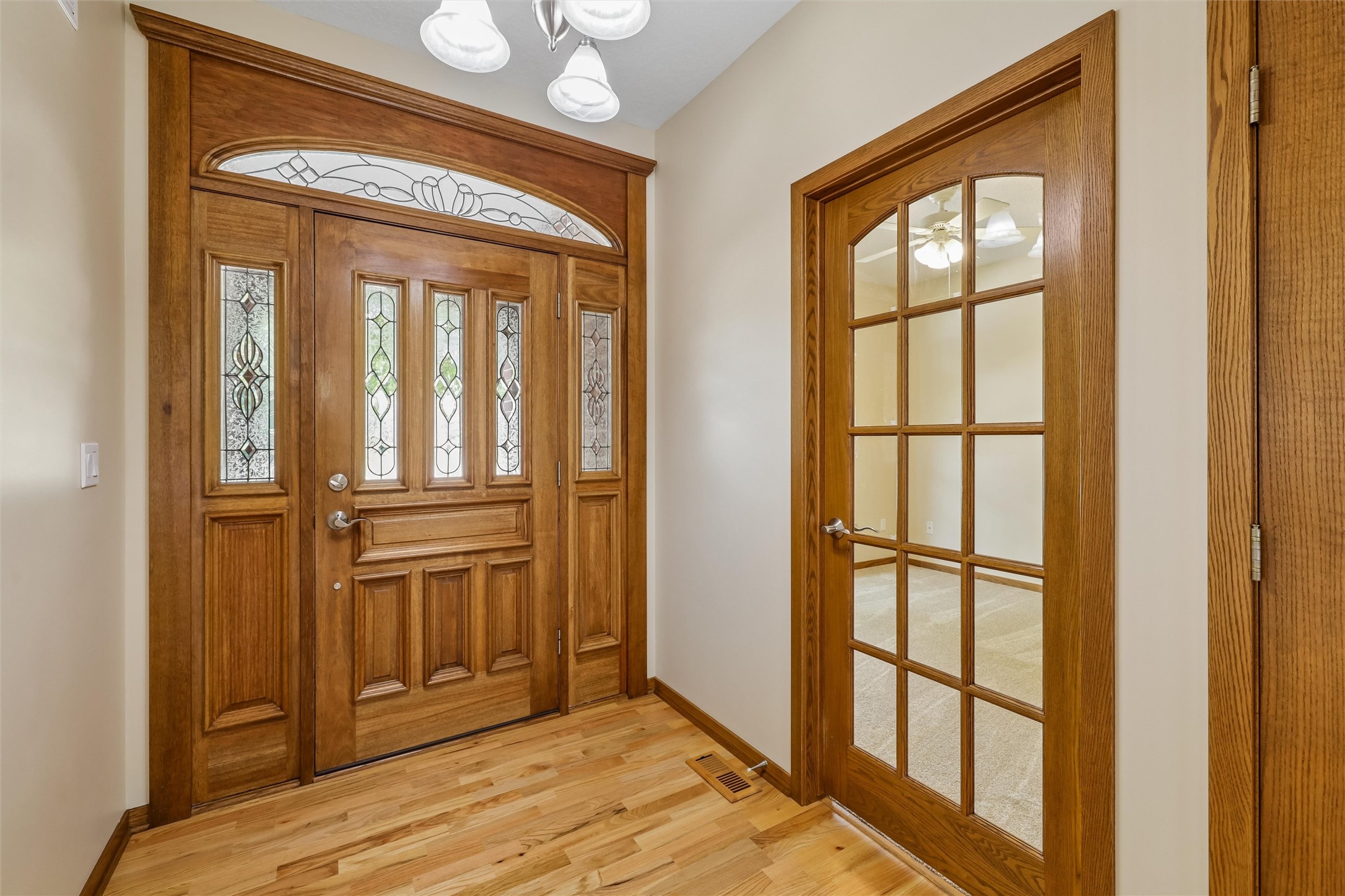 904 Cottage Street Property Photo 3