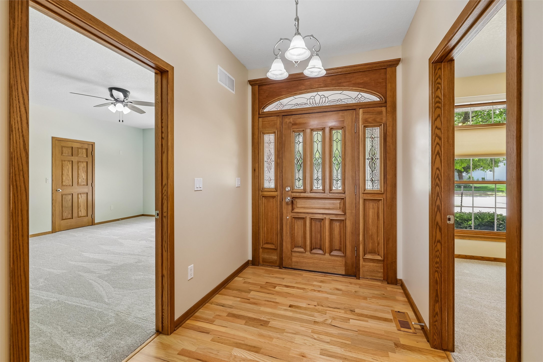 904 Cottage Street Property Photo 4