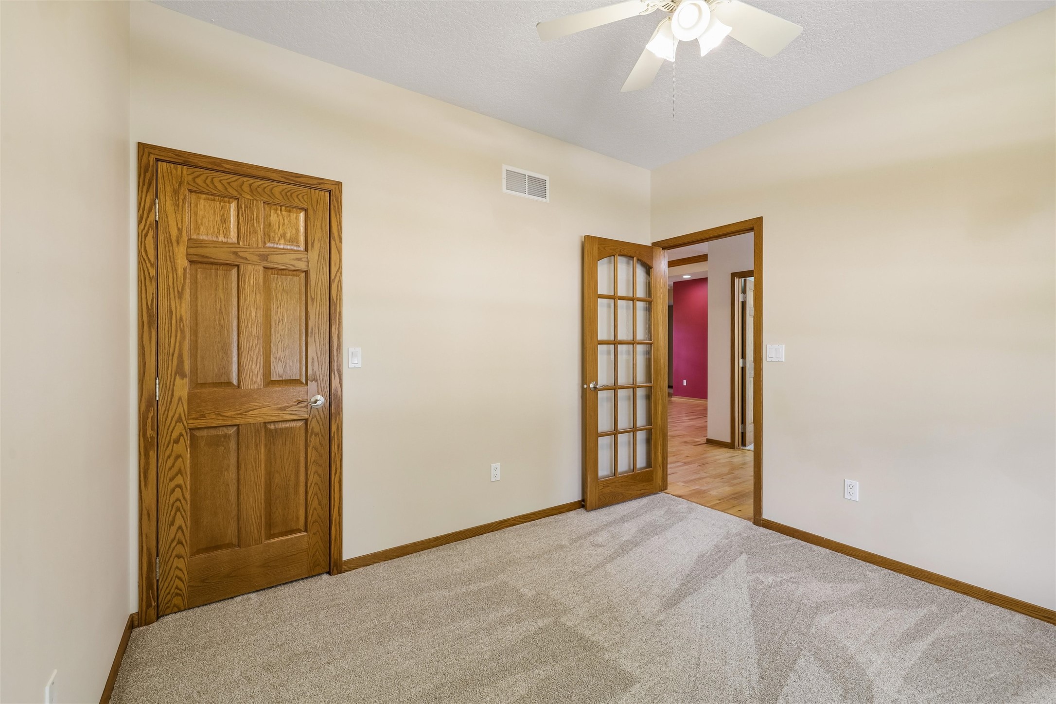 904 Cottage Street Property Photo 6