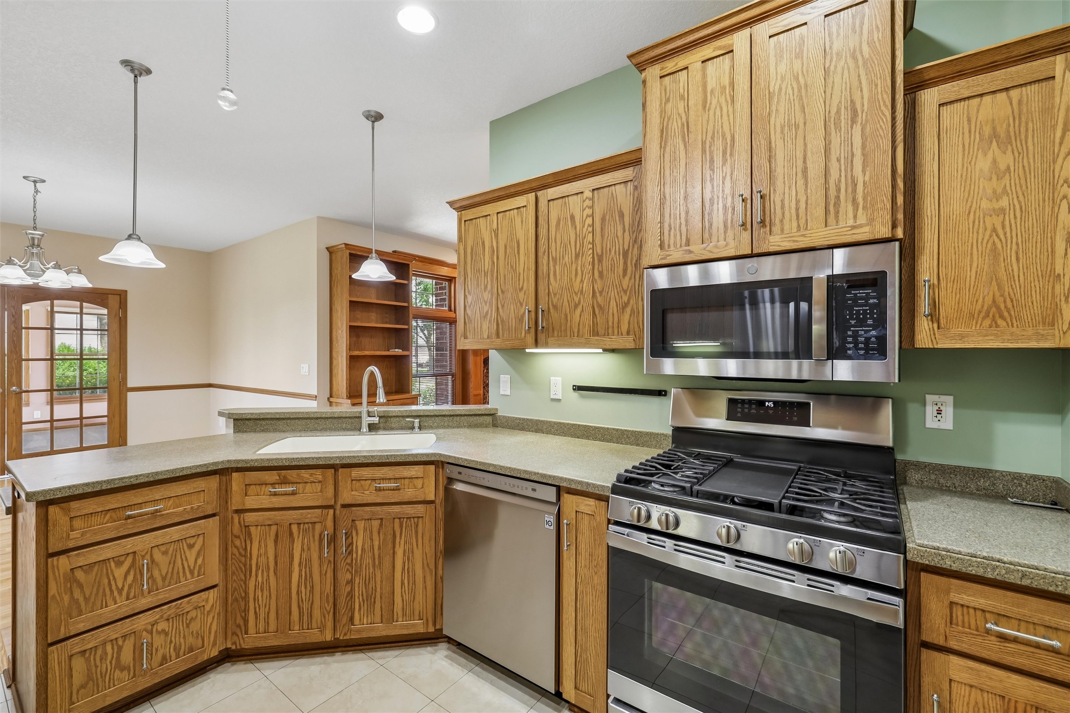 904 Cottage Street Property Photo 12