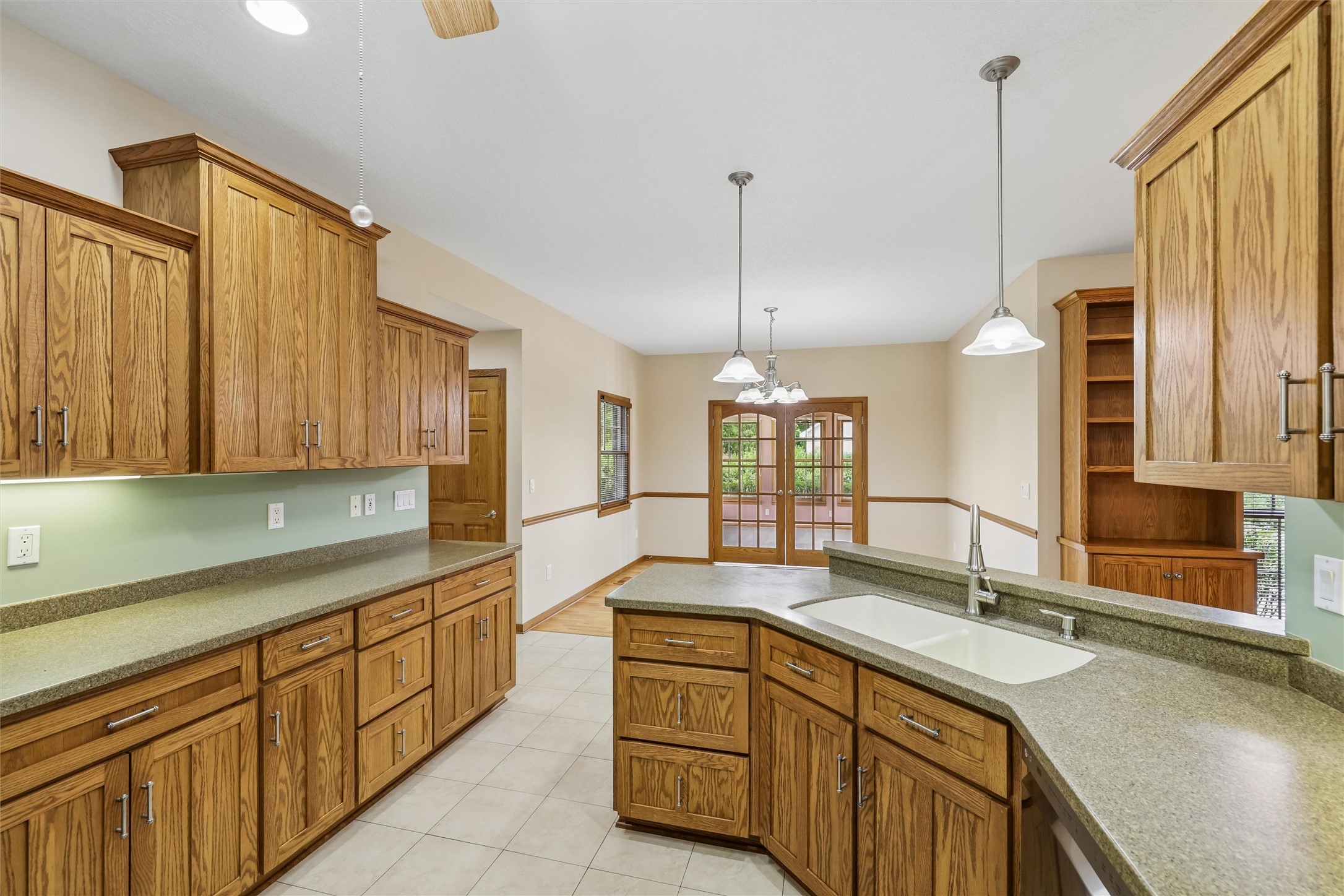904 Cottage Street Property Photo 13