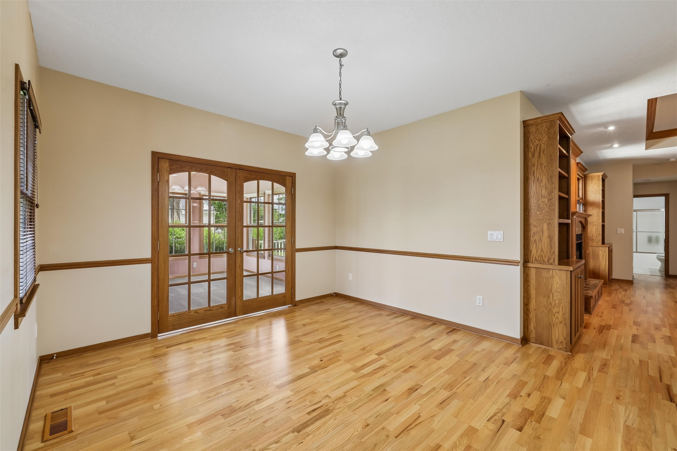 904 Cottage Street Property Photo 15