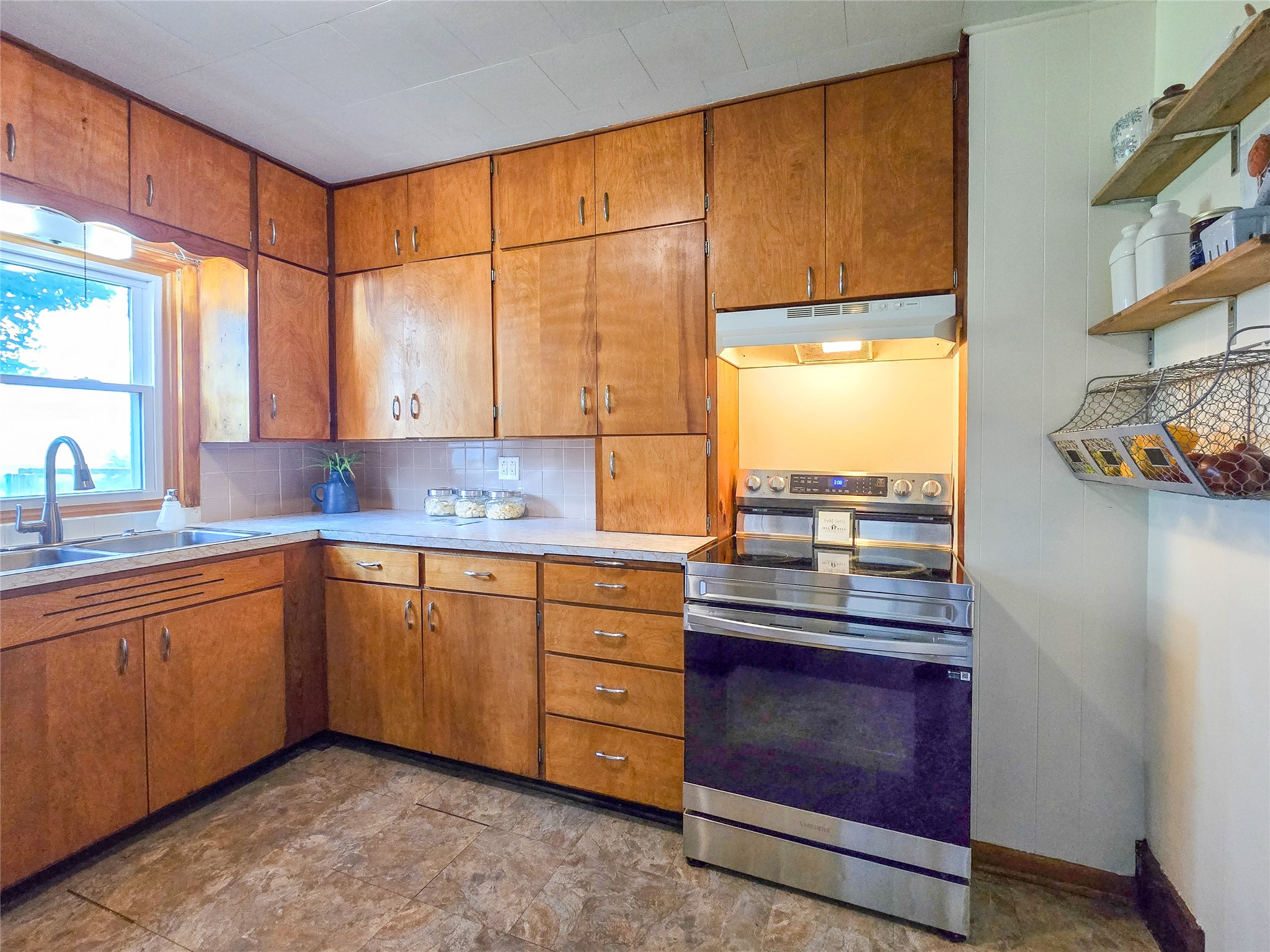 929 320th Street Property Photo 17