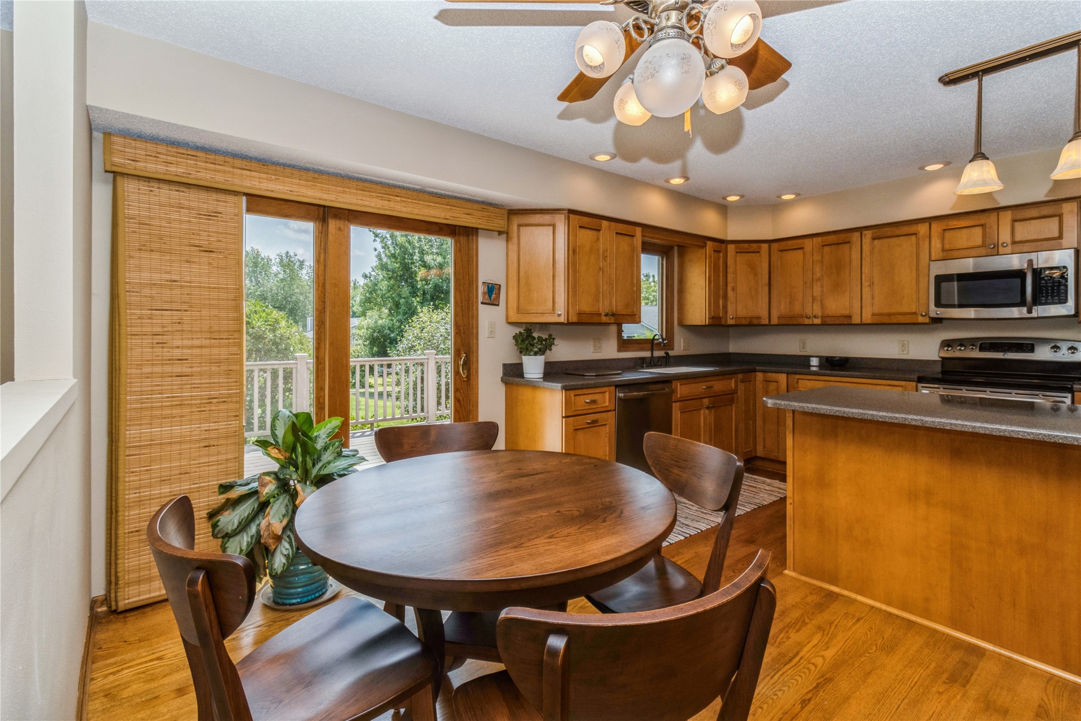 7944 Roseland Drive Property Photo 11