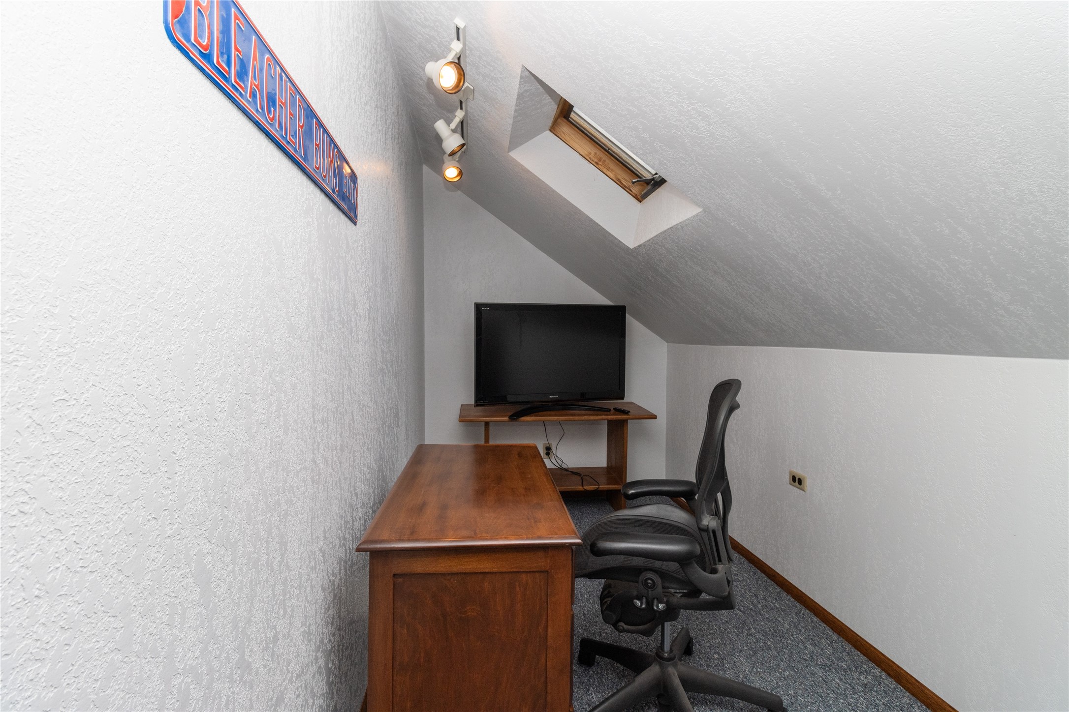 7944 Roseland Drive Property Photo 25