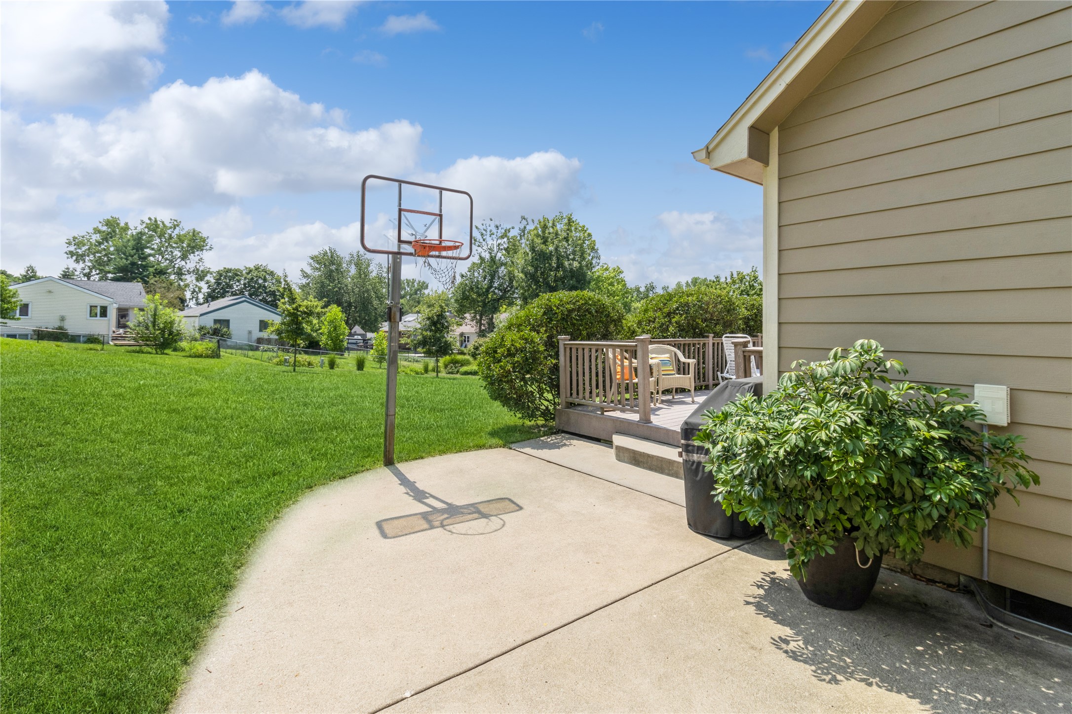 7944 Roseland Drive Property Photo 33