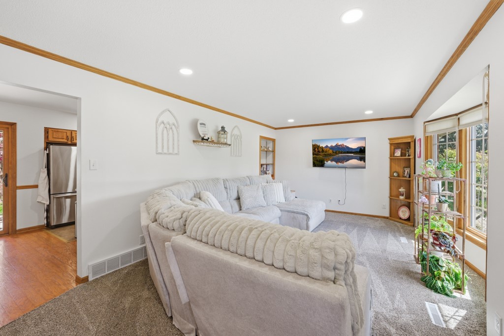 1448 N 6th Avenue E Property Photo 5